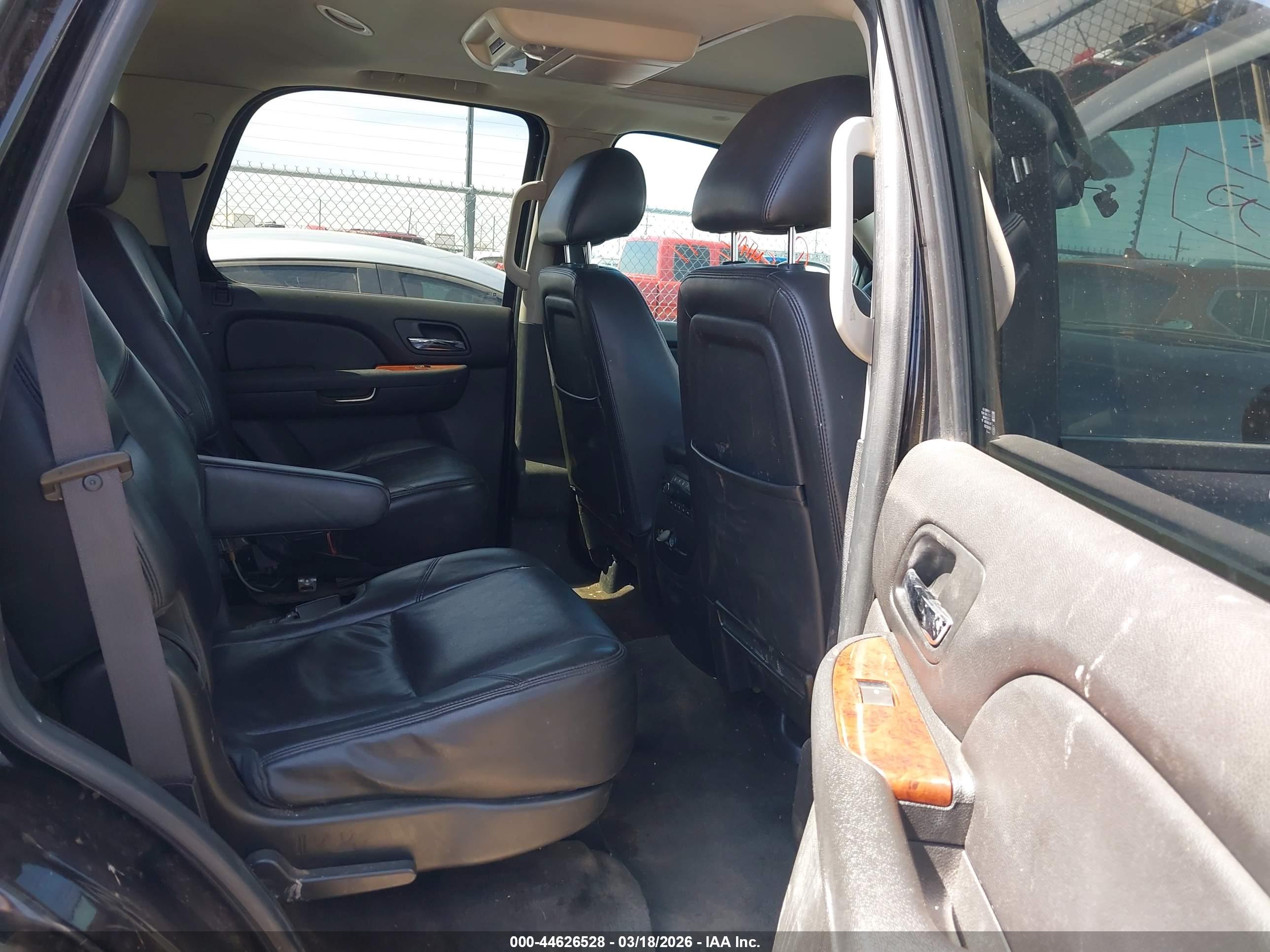 CHEVROLET TAHOE image 8