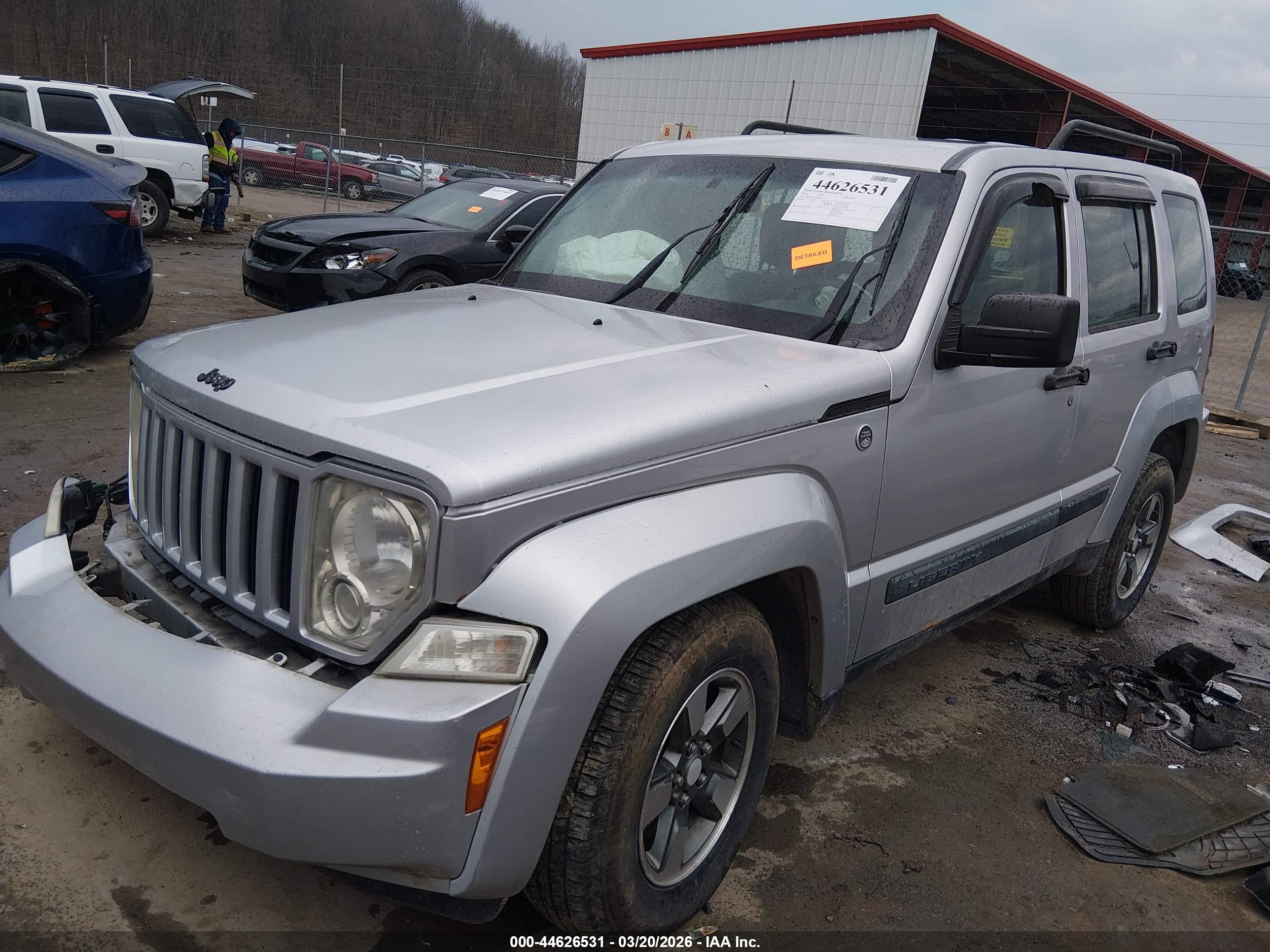 JEEP LIBERTY image 2