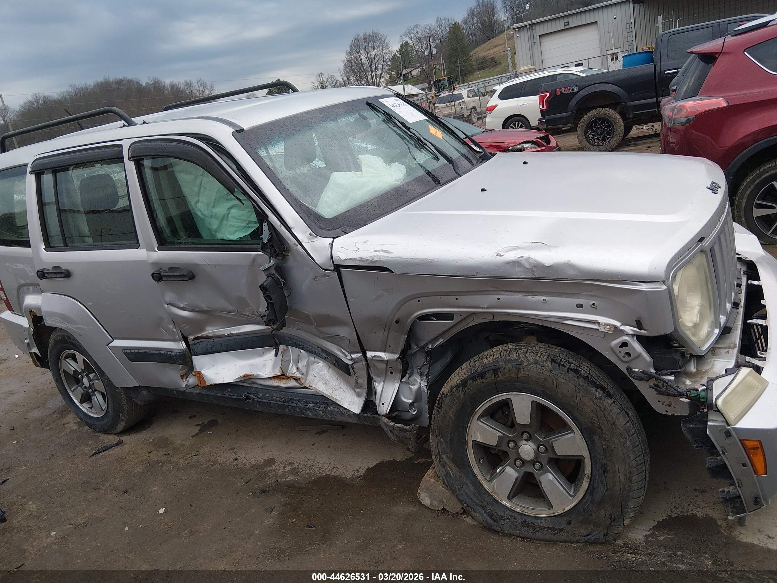JEEP LIBERTY image 6