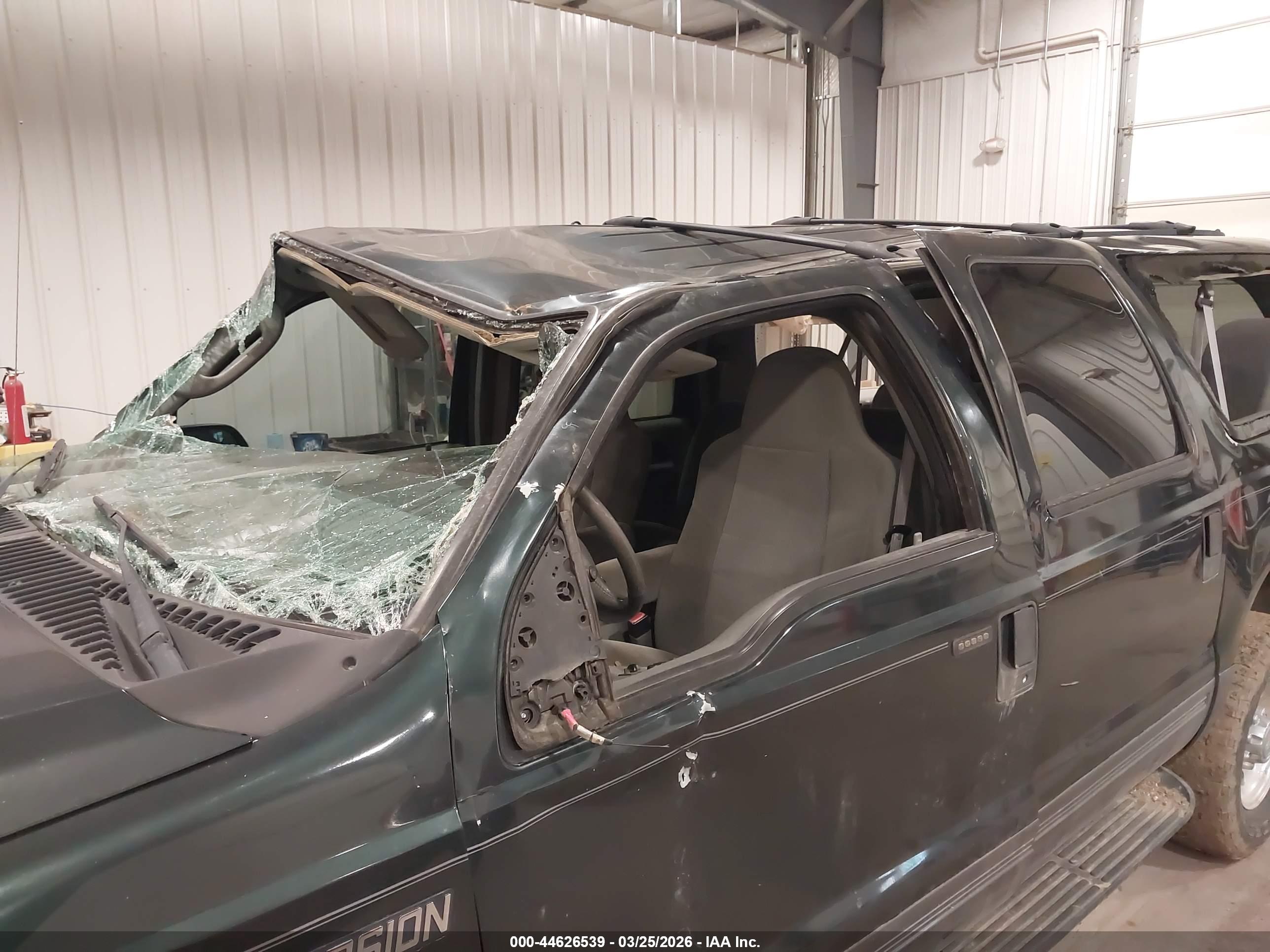 FORD EXCURSION image 6