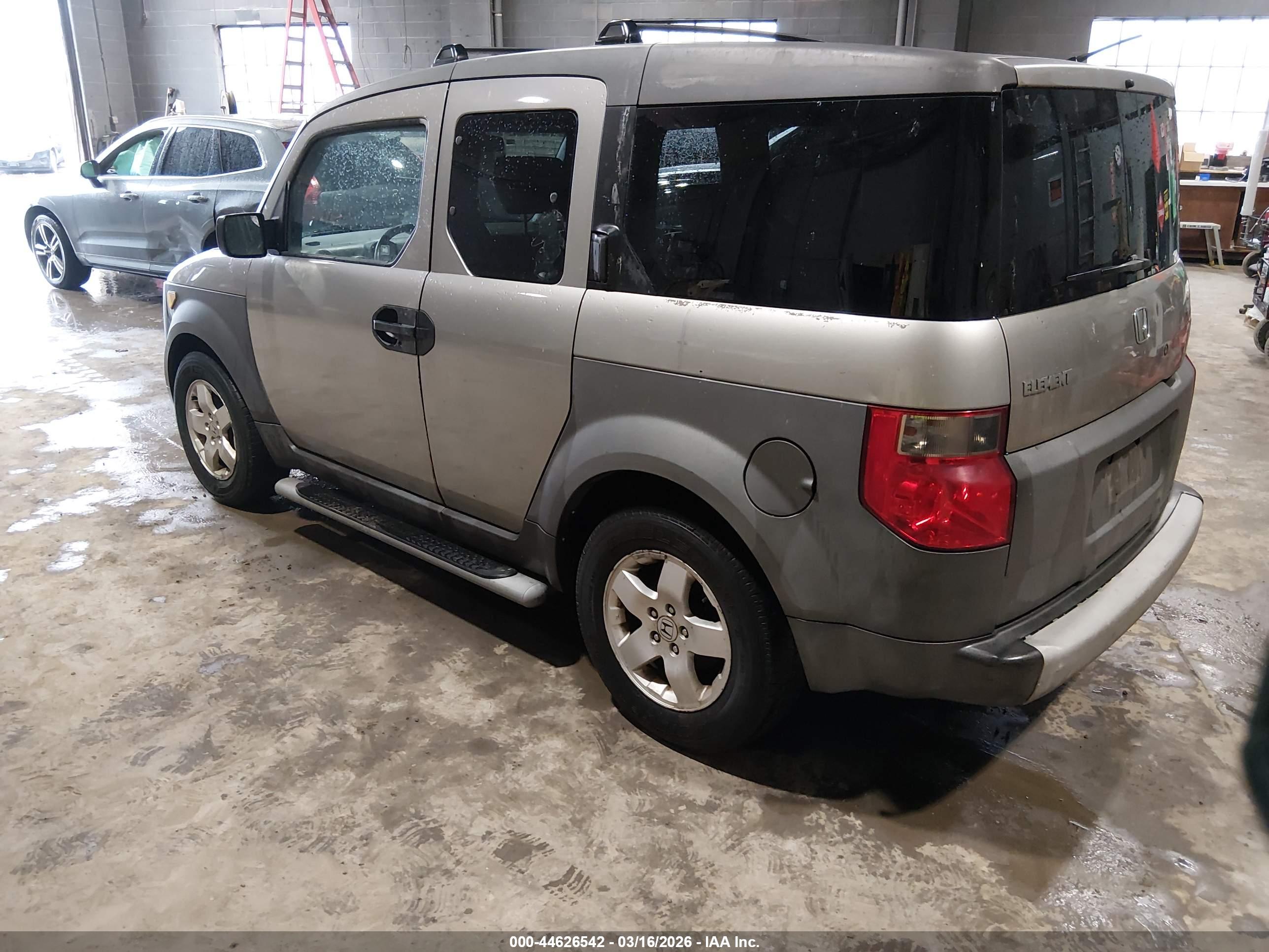 HONDA ELEMENT image 3