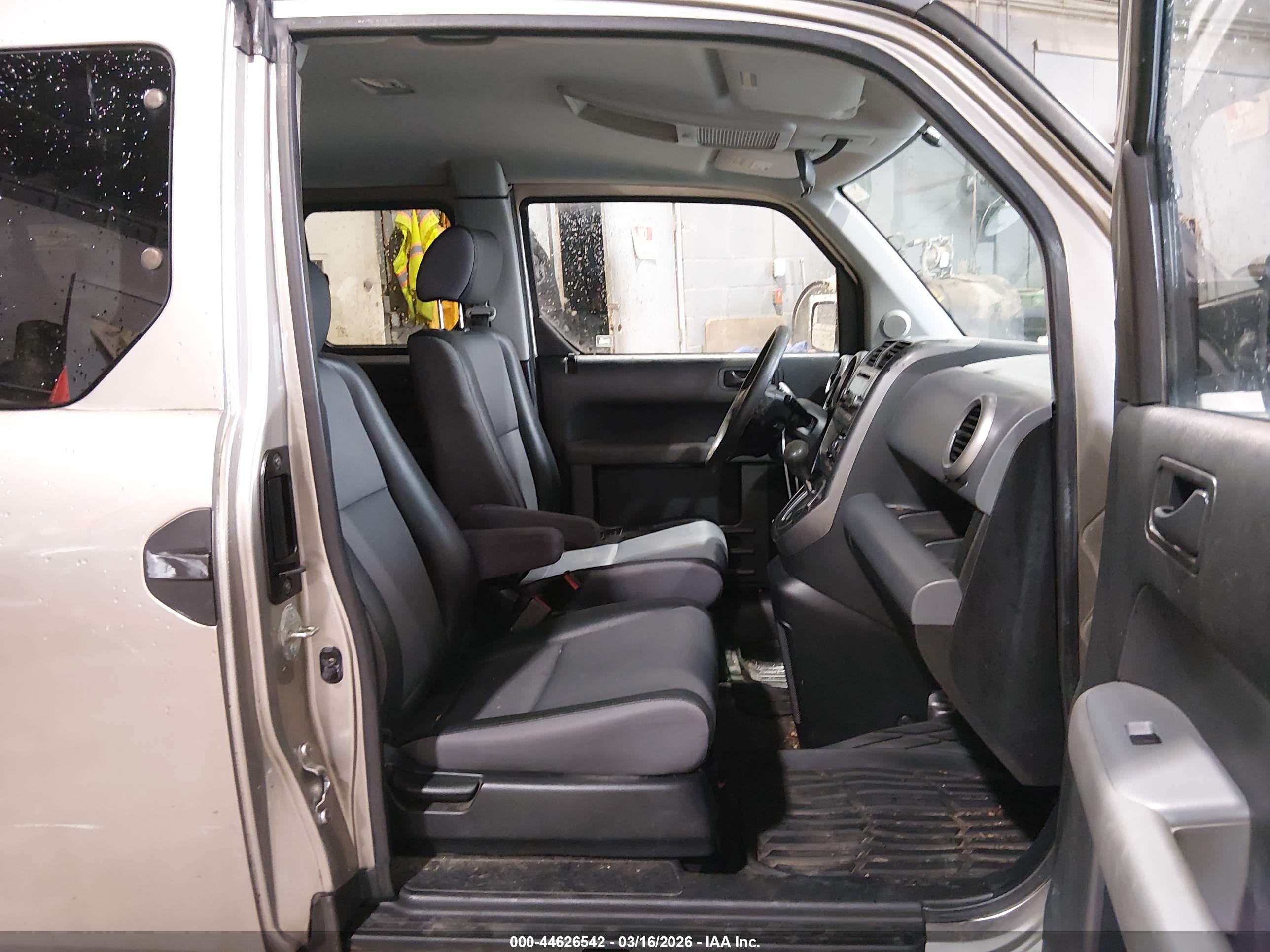 HONDA ELEMENT image 5