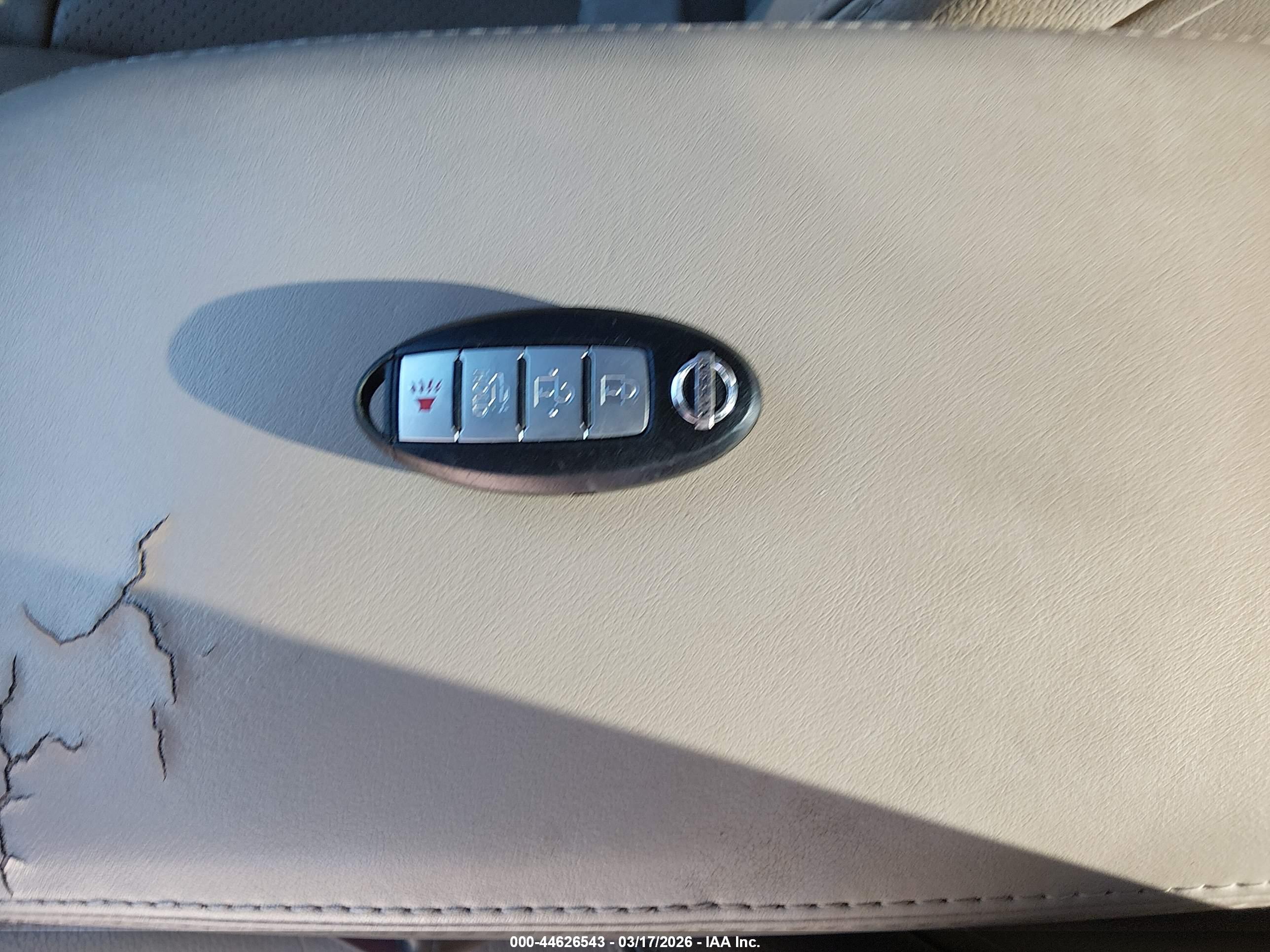 NISSAN MAXIMA image 11