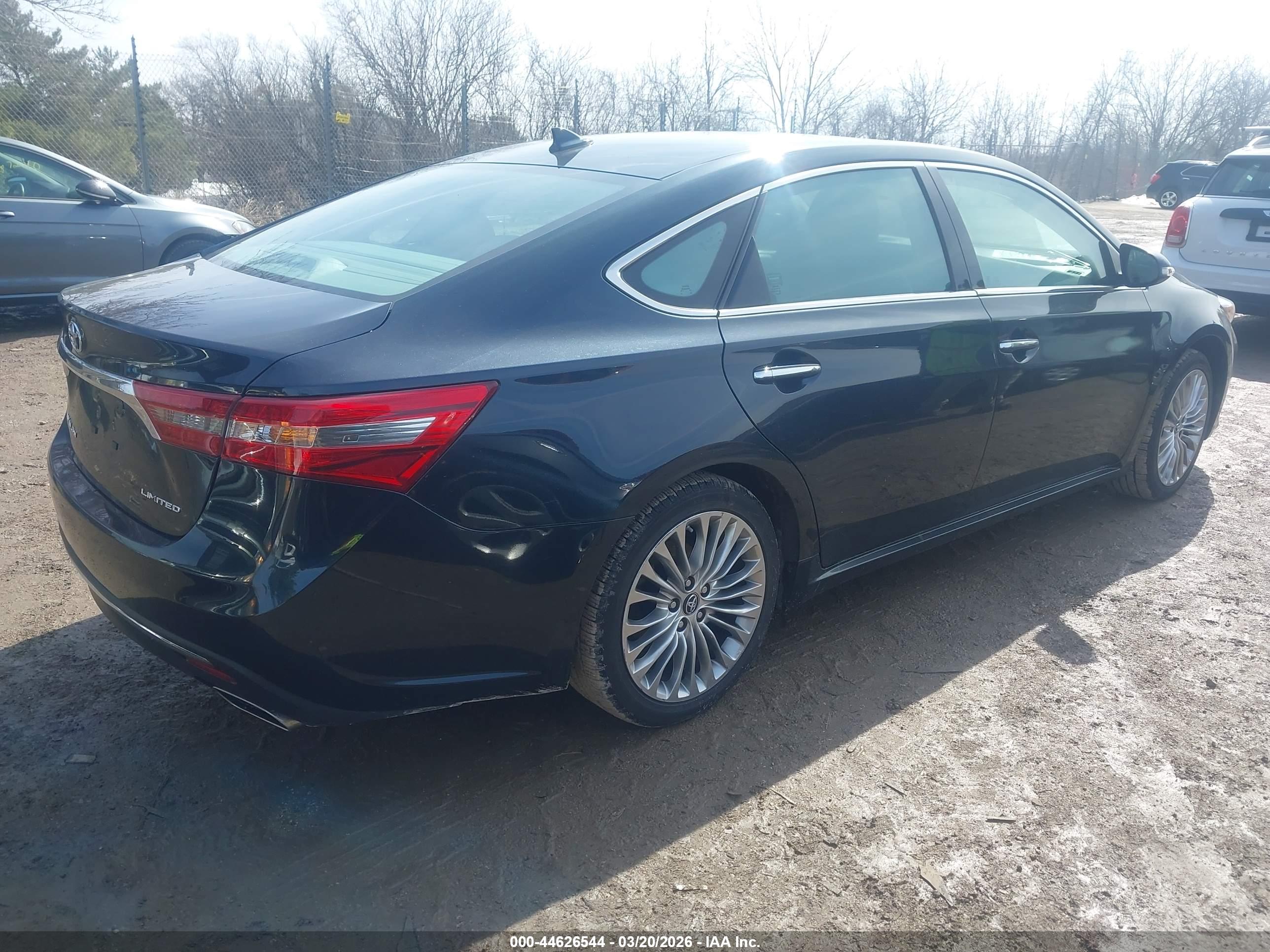 TOYOTA AVALON image 4