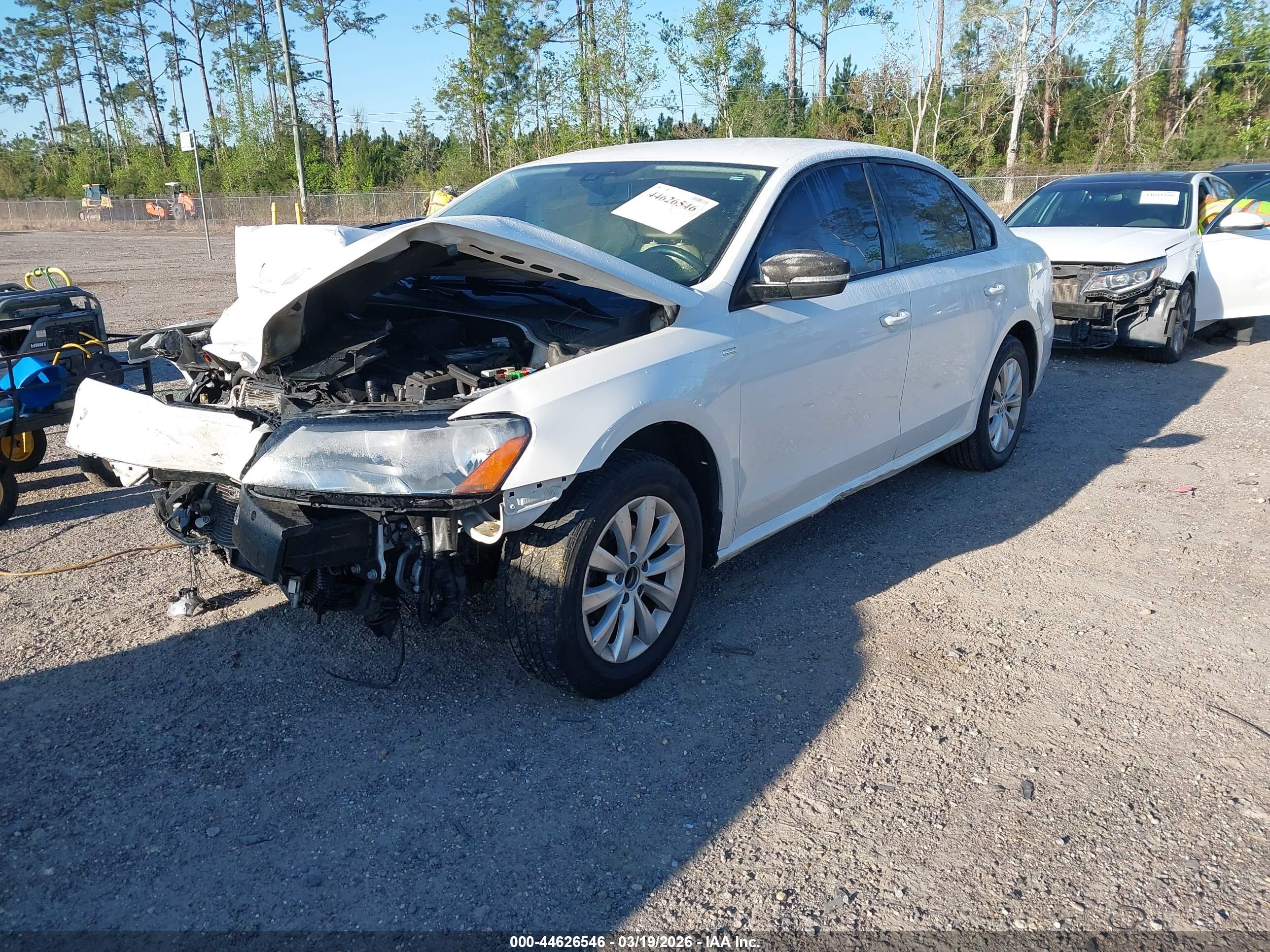 VOLKSWAGEN PASSAT image 2