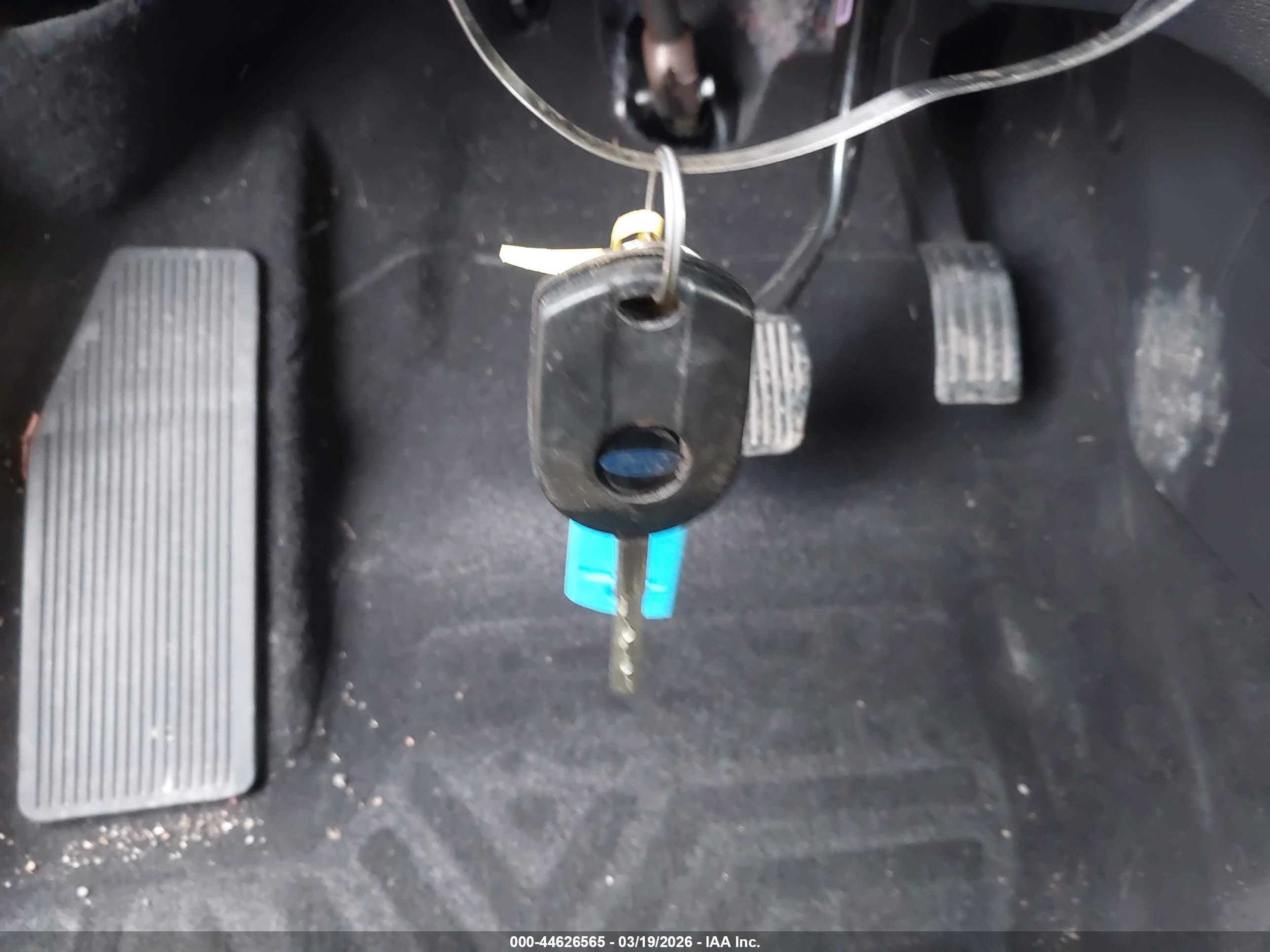 FORD ESCAPE image 11