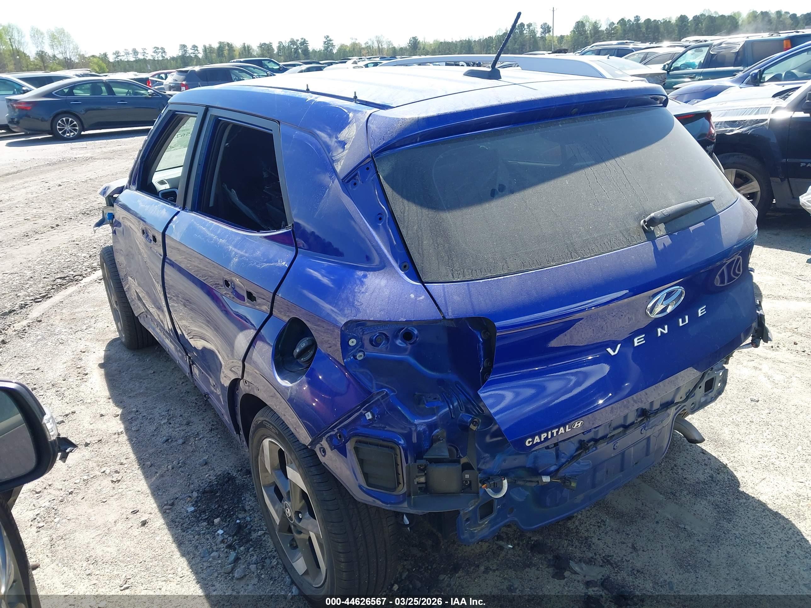 HYUNDAI VENUE image 3