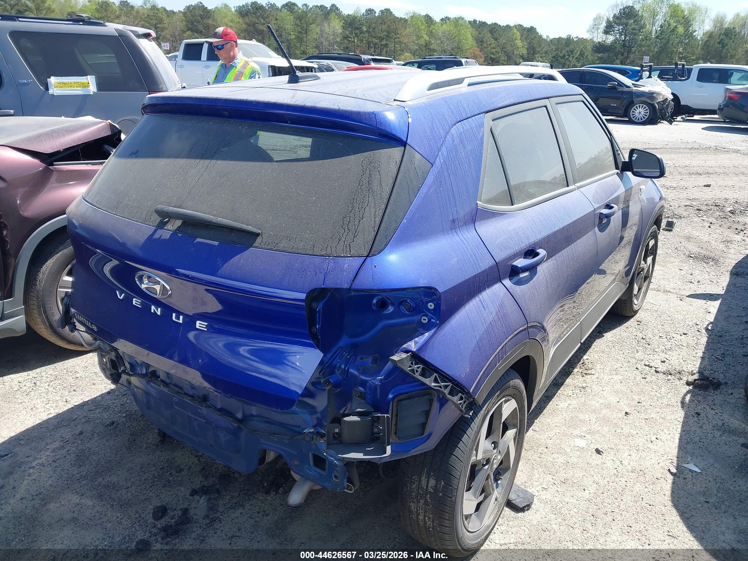 HYUNDAI VENUE image 4
