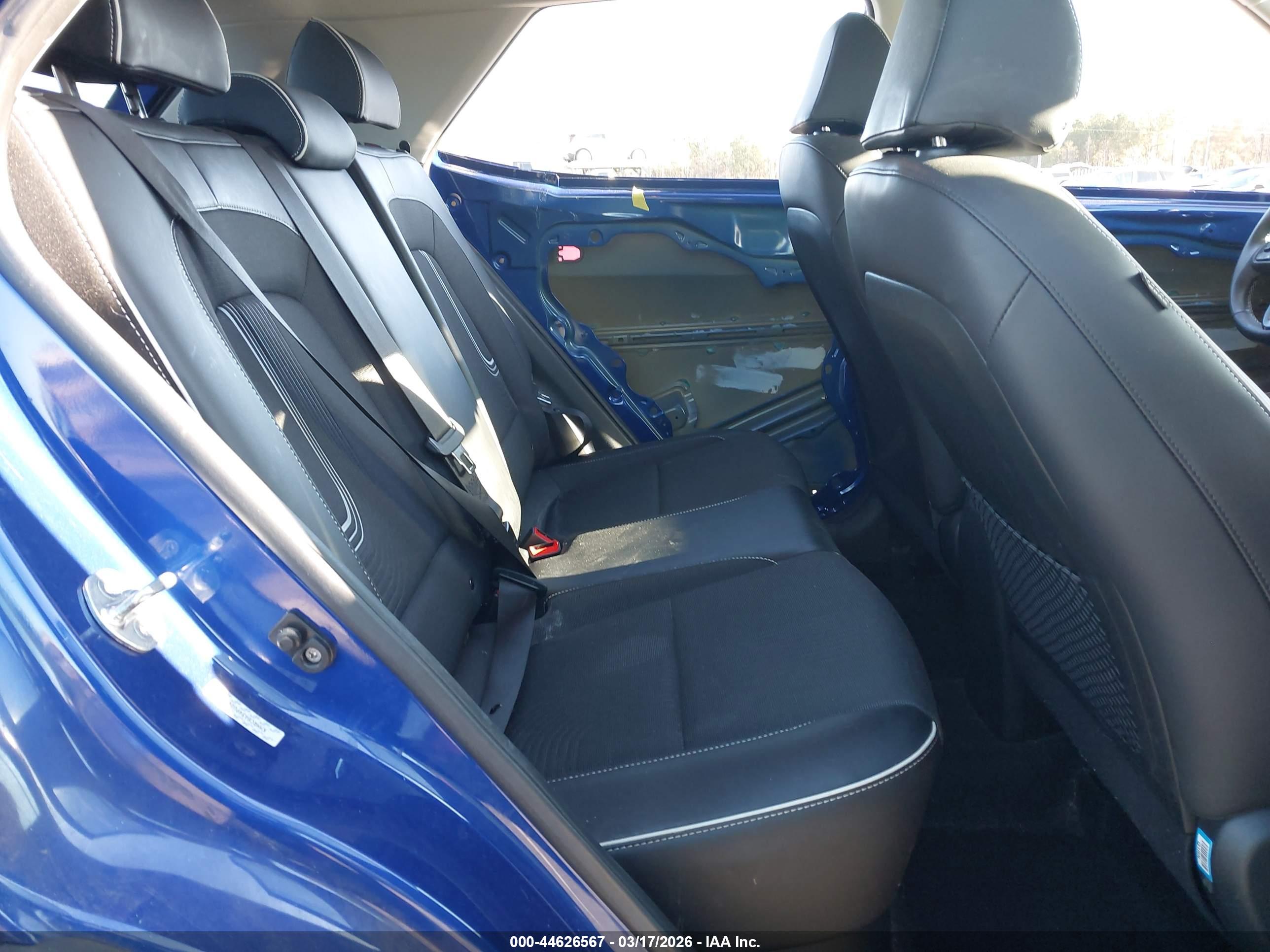 HYUNDAI VENUE image 8