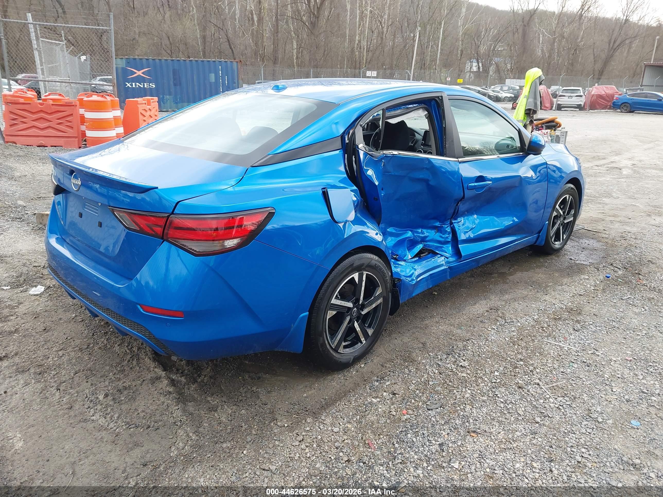 NISSAN SENTRA image 4