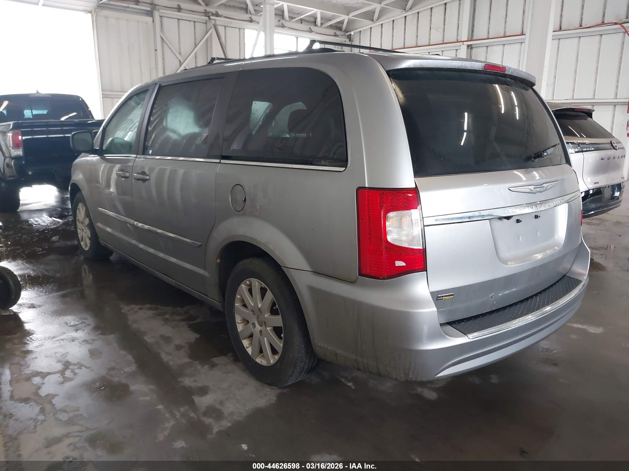 CHRYSLER TOWN image 3