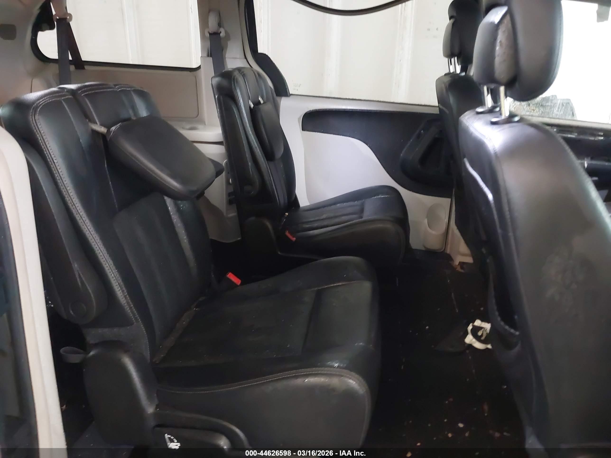 CHRYSLER TOWN image 8