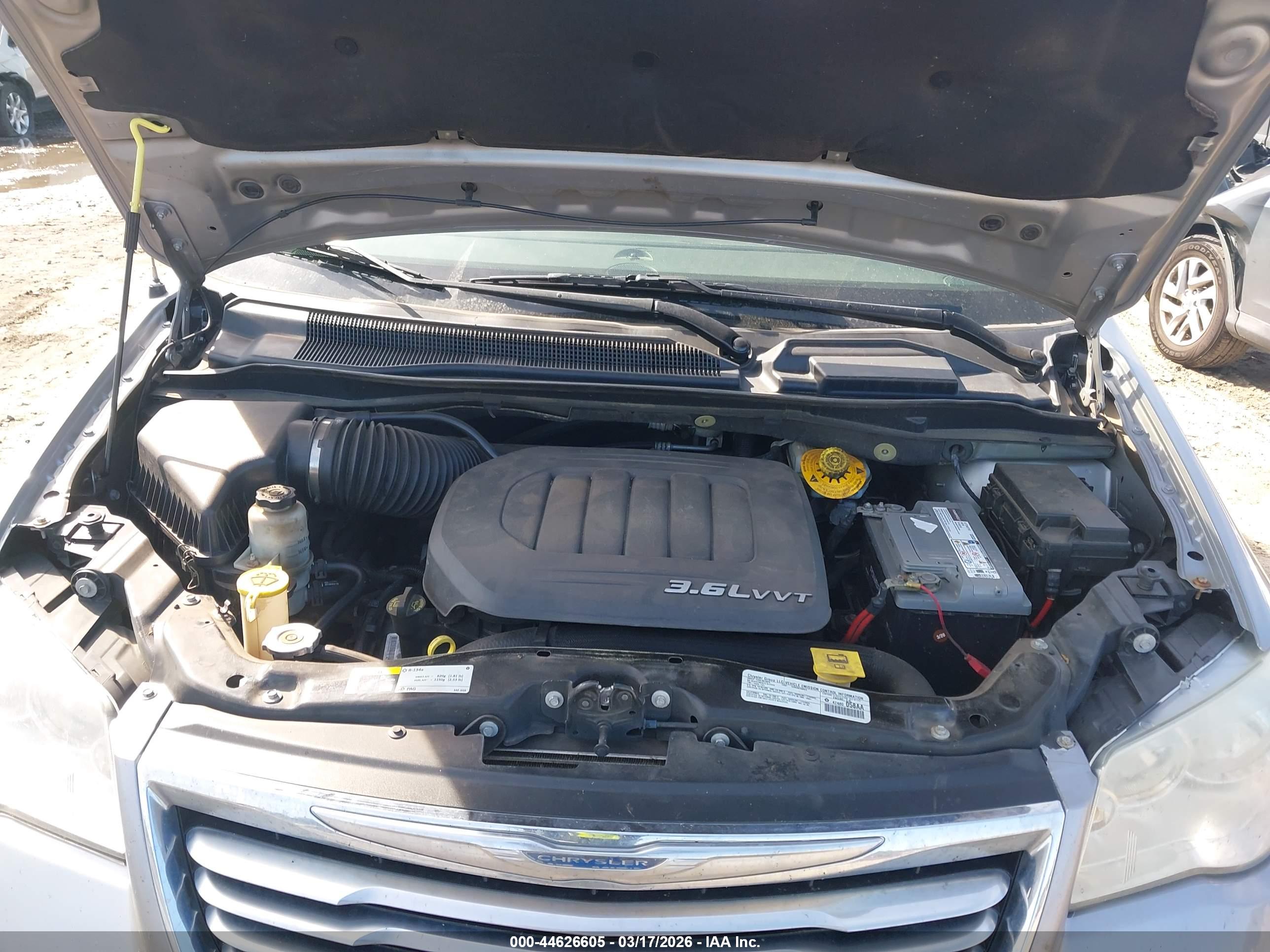 CHRYSLER TOWN image 10