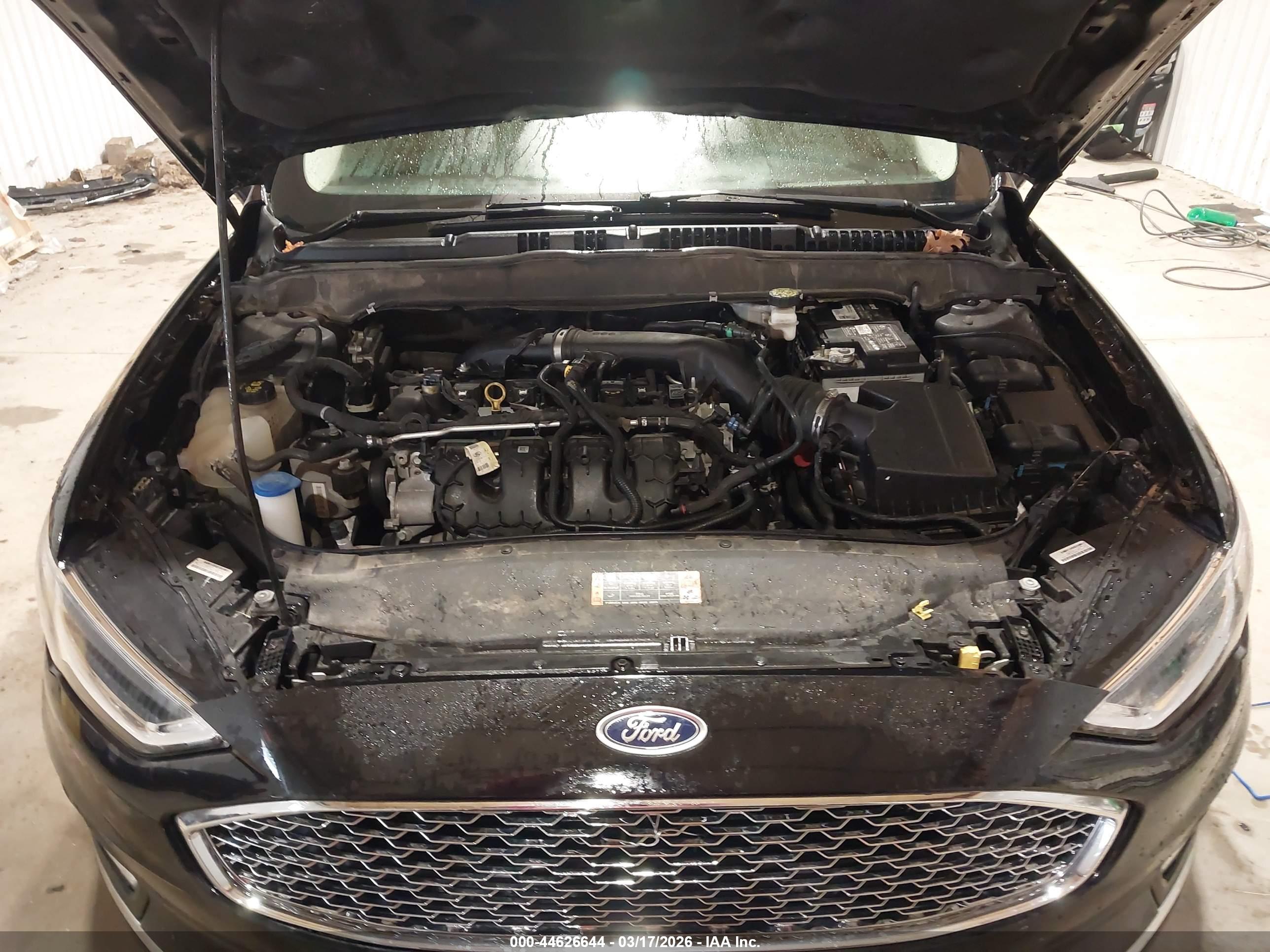 FORD FUSION image 10