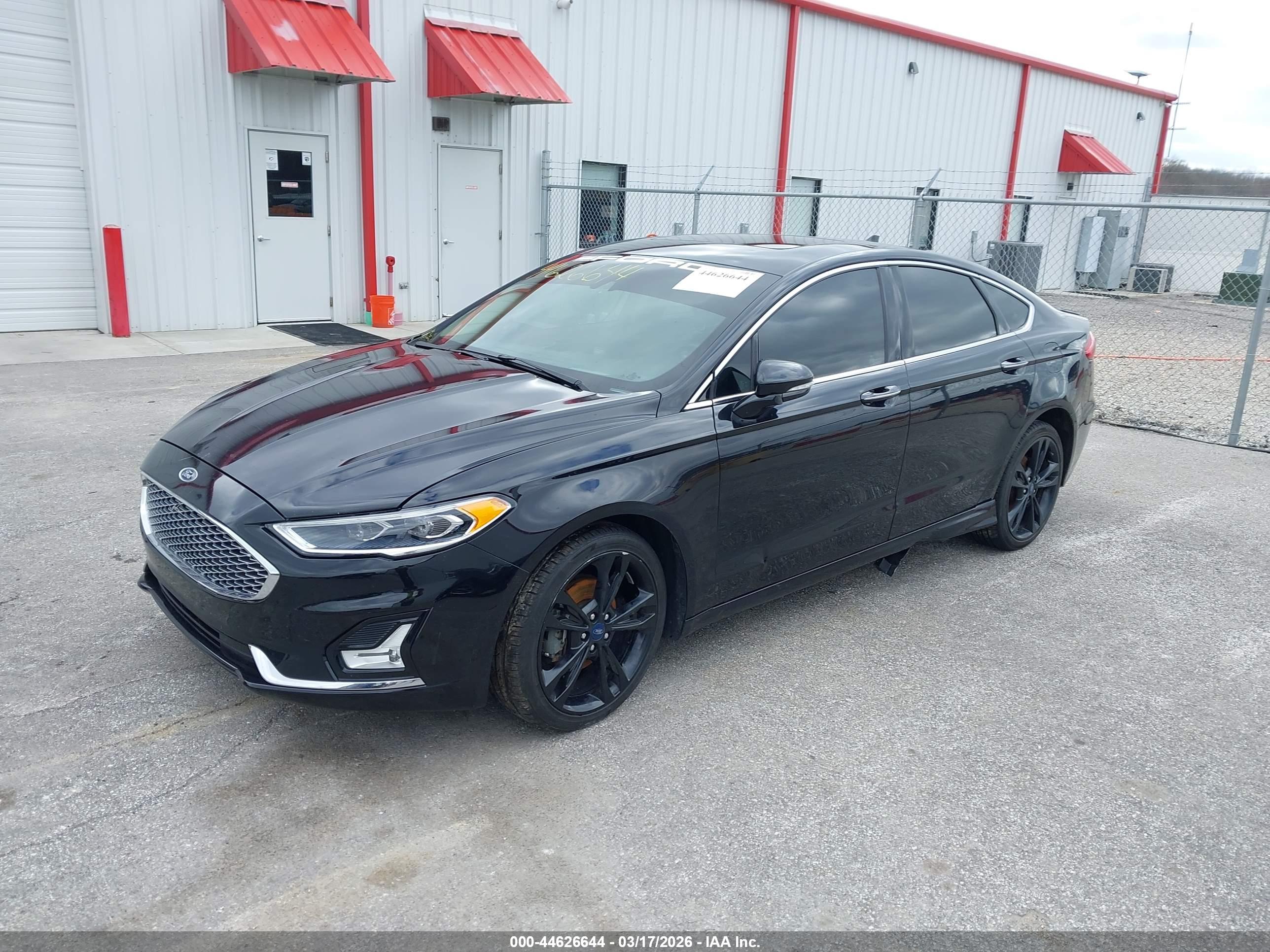 FORD FUSION image 2