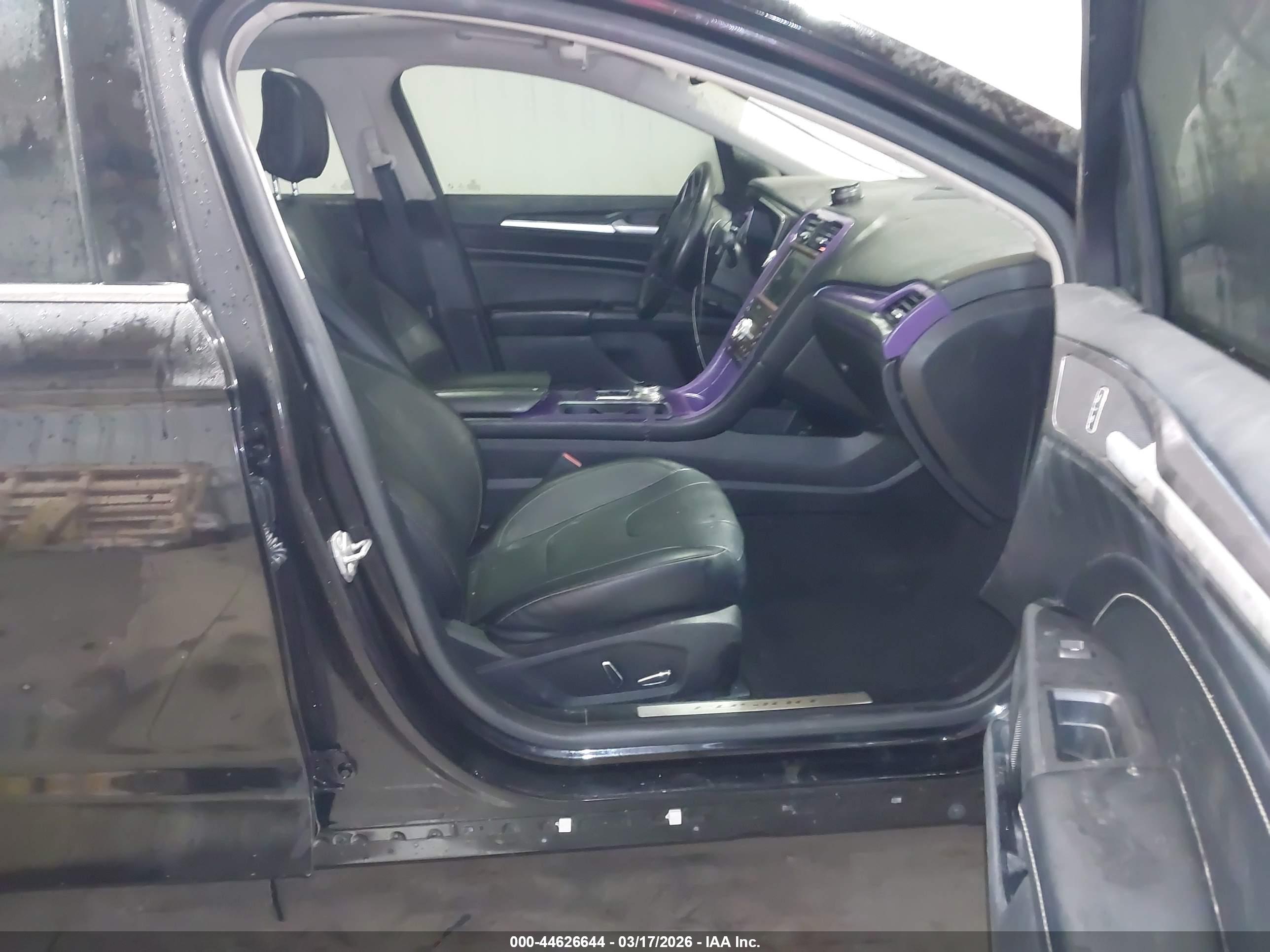 FORD FUSION image 5