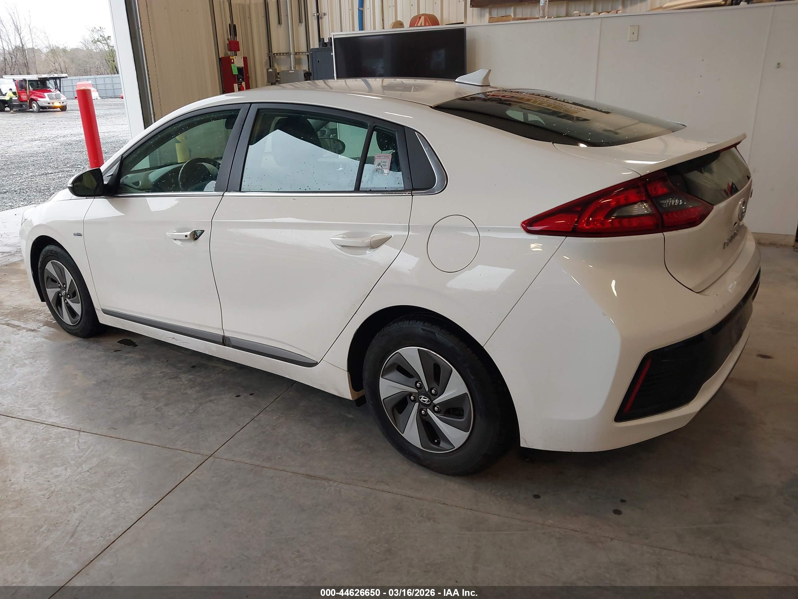 HYUNDAI IONIQ image 3