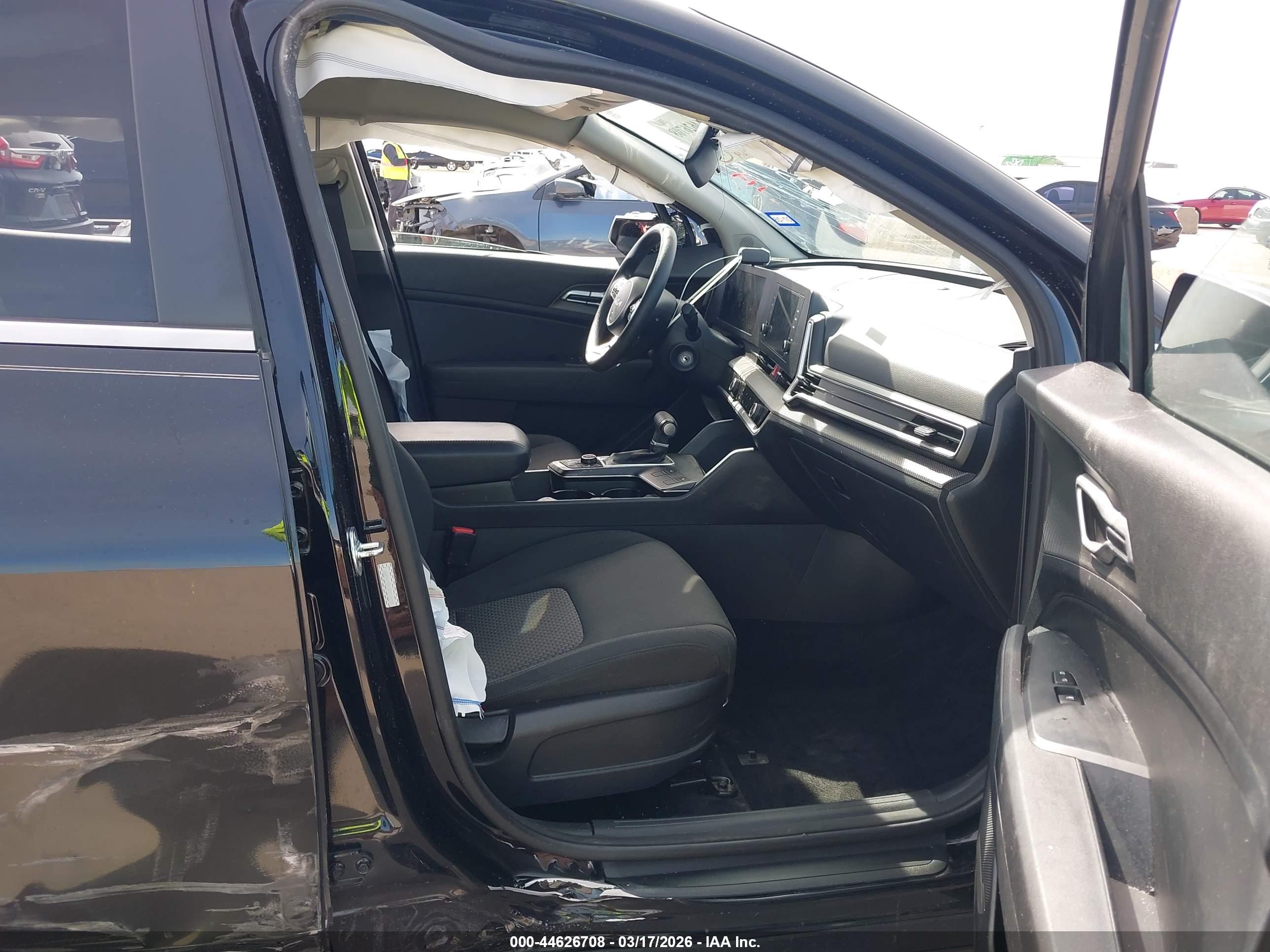 KIA SPORTAGE image 5