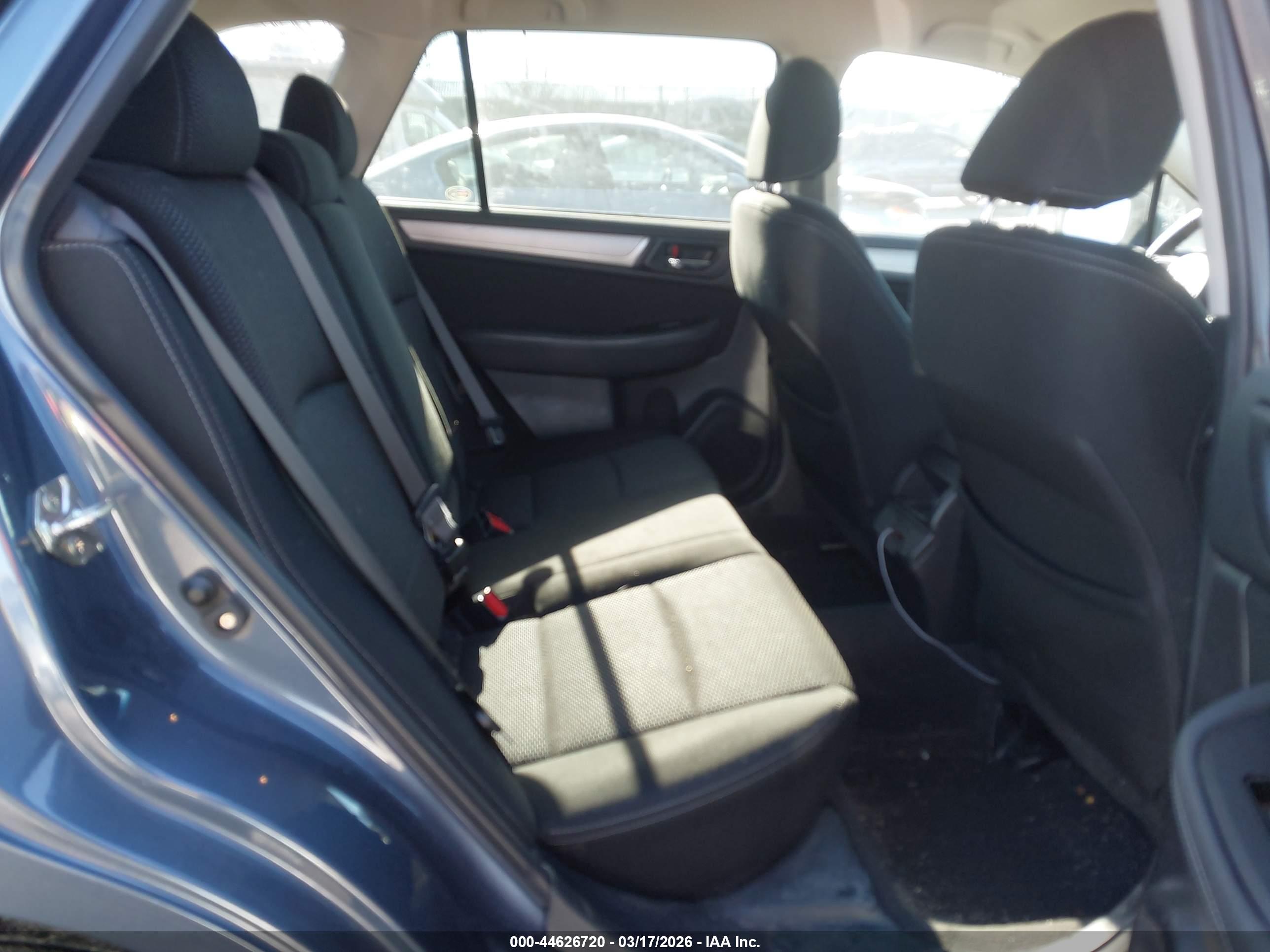 SUBARU OUTBACK image 8