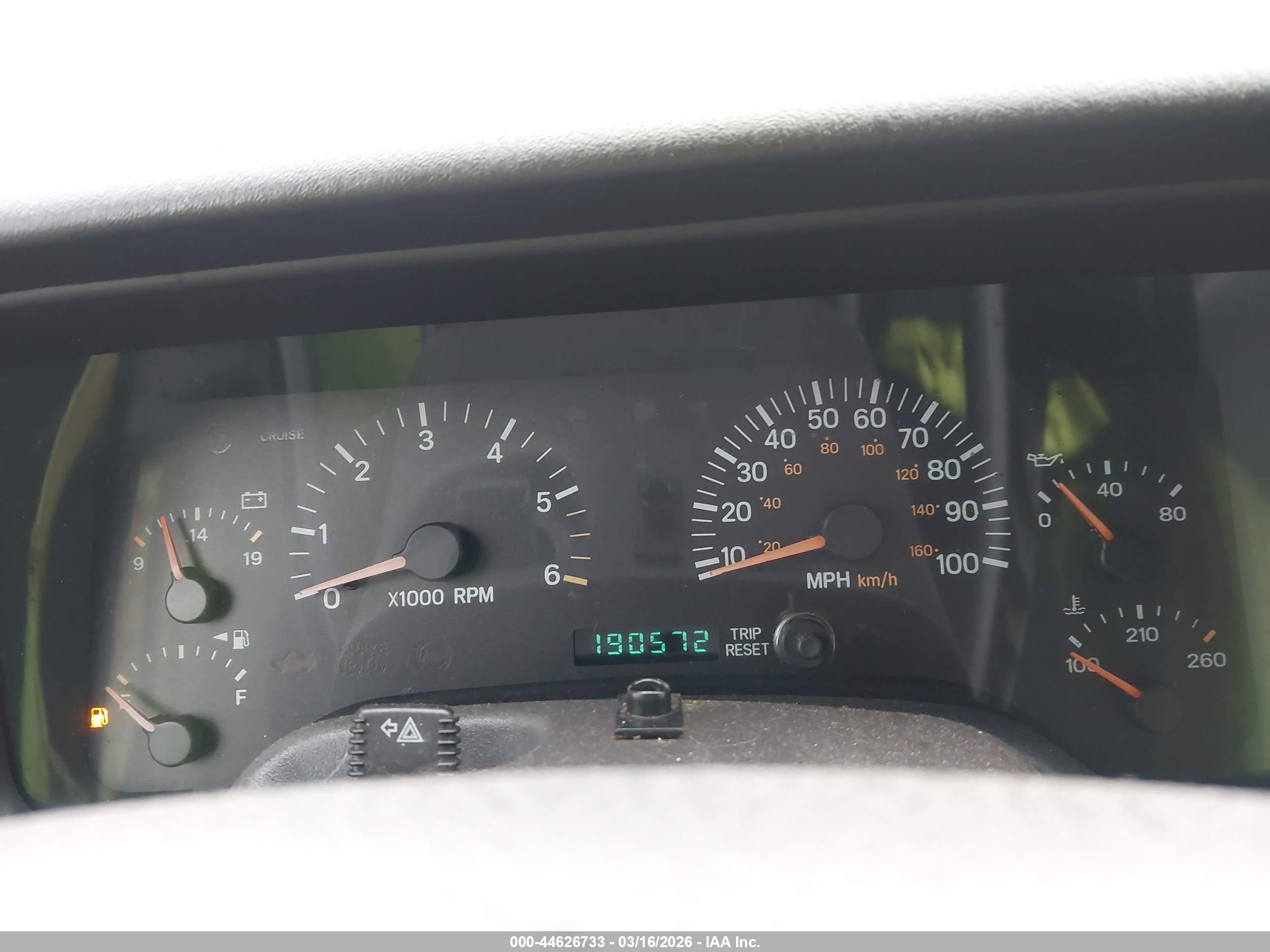 JEEP CHEROKEE image 7