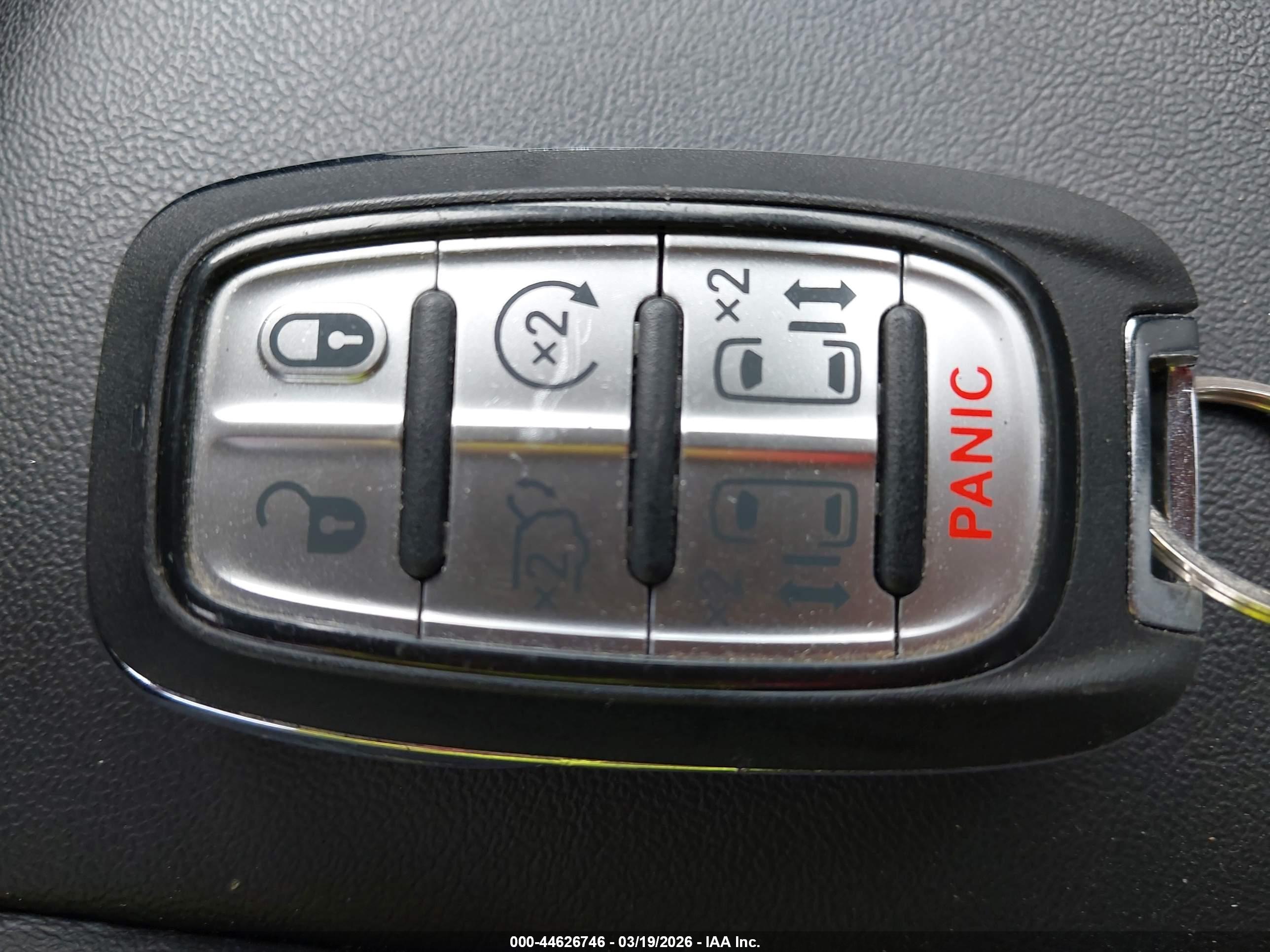 CHRYSLER VOYAGER image 11