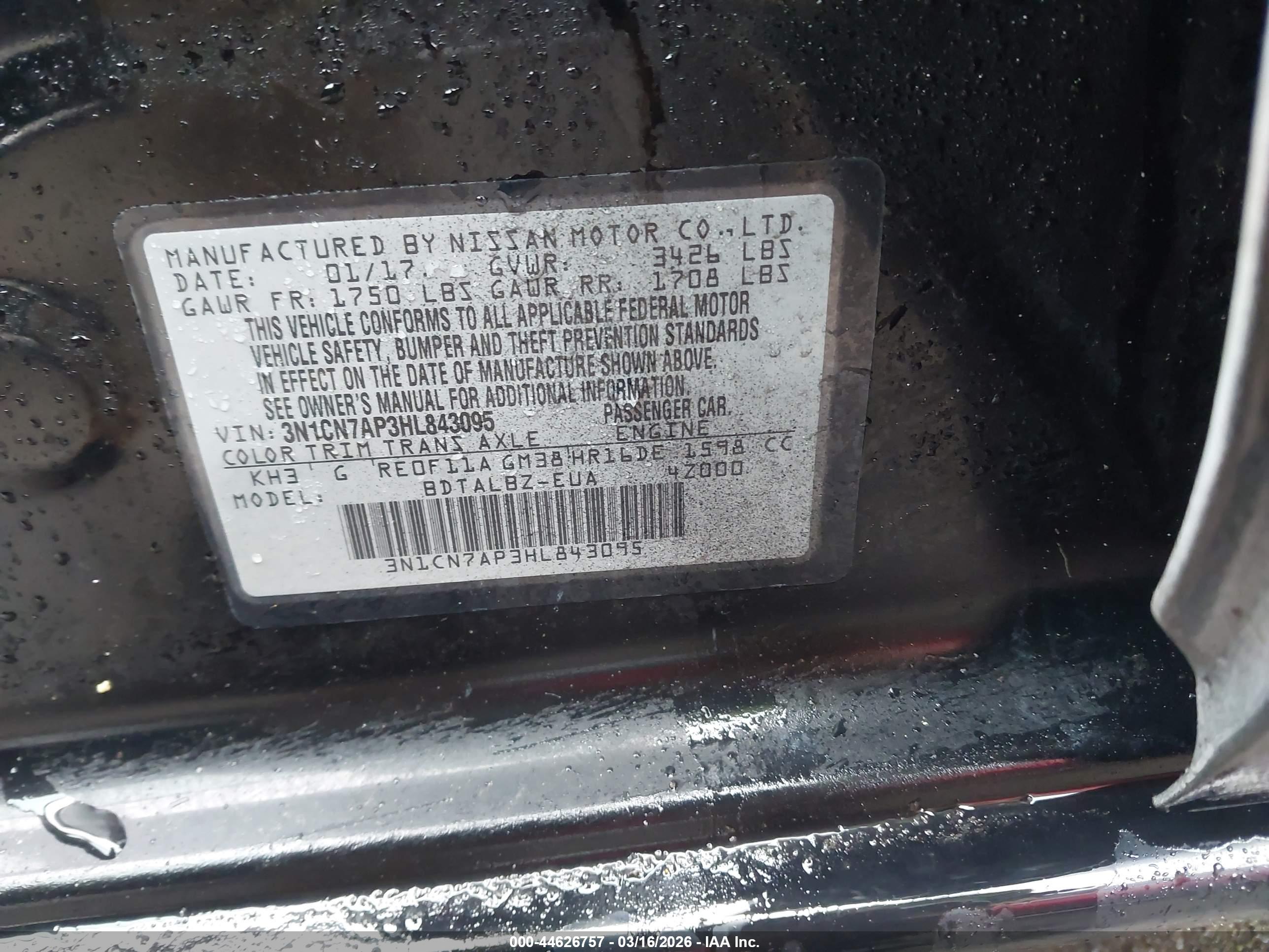NISSAN VERSA image 9