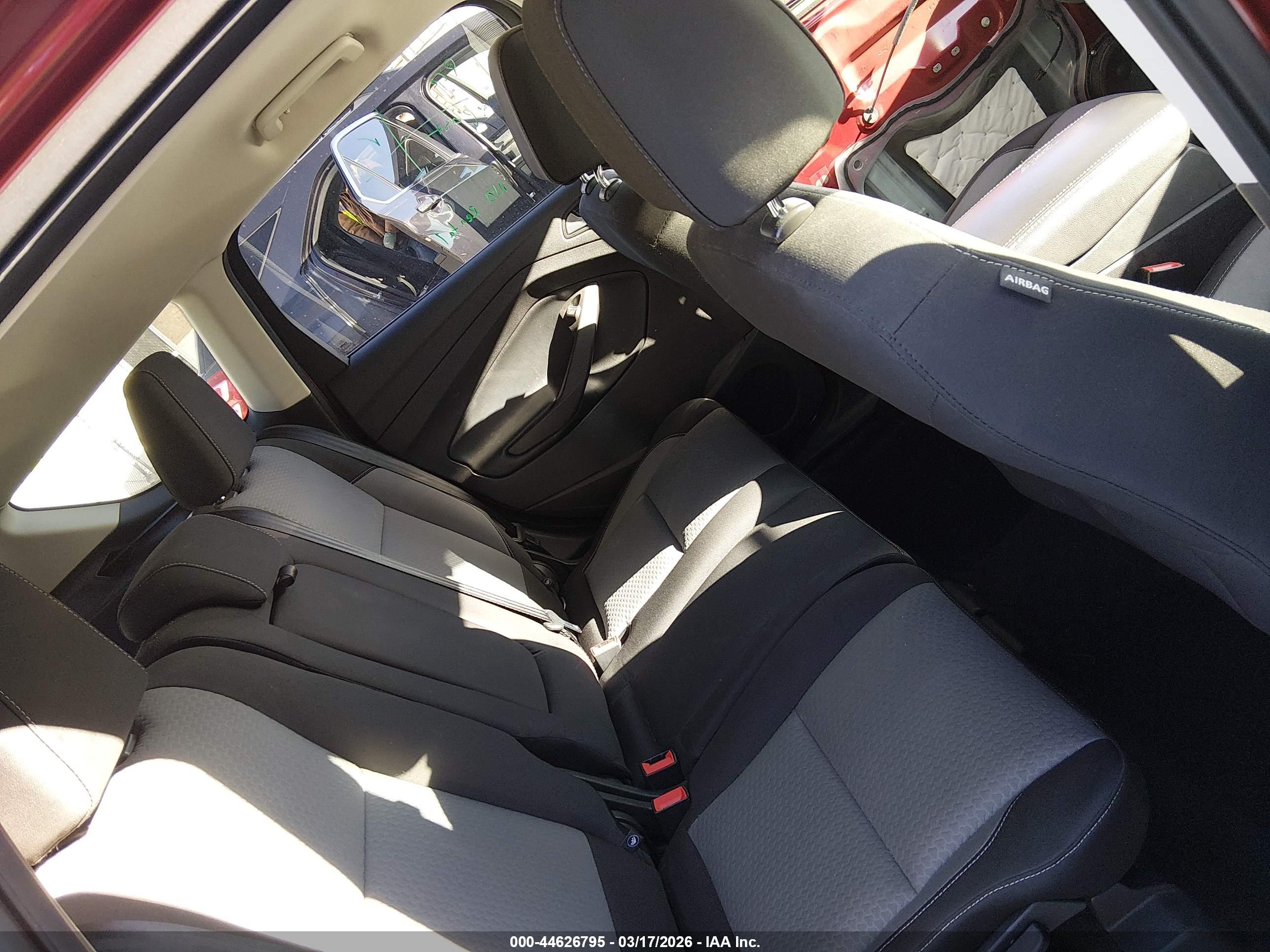 FORD ESCAPE image 8