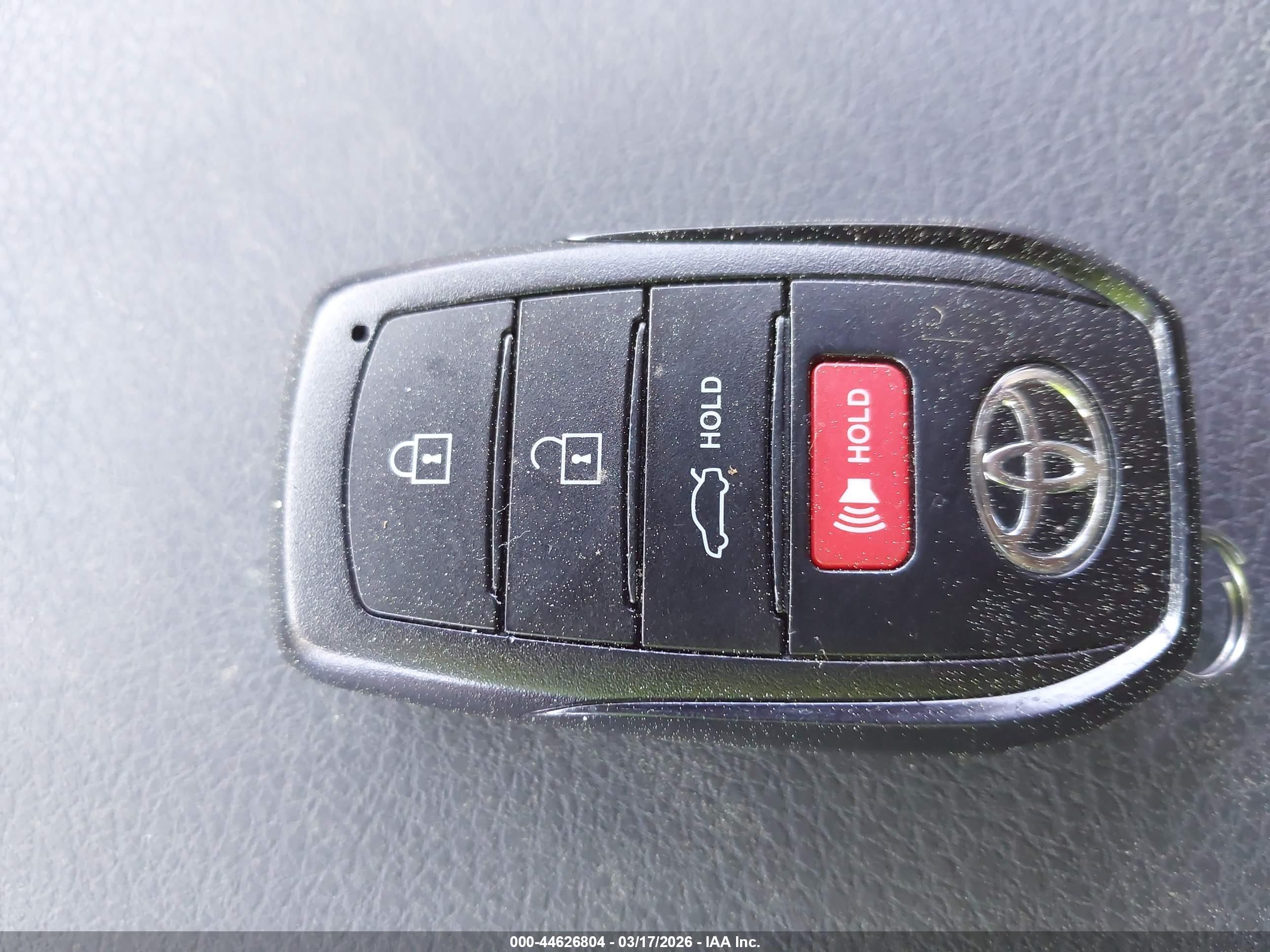 TOYOTA CAMRY image 11