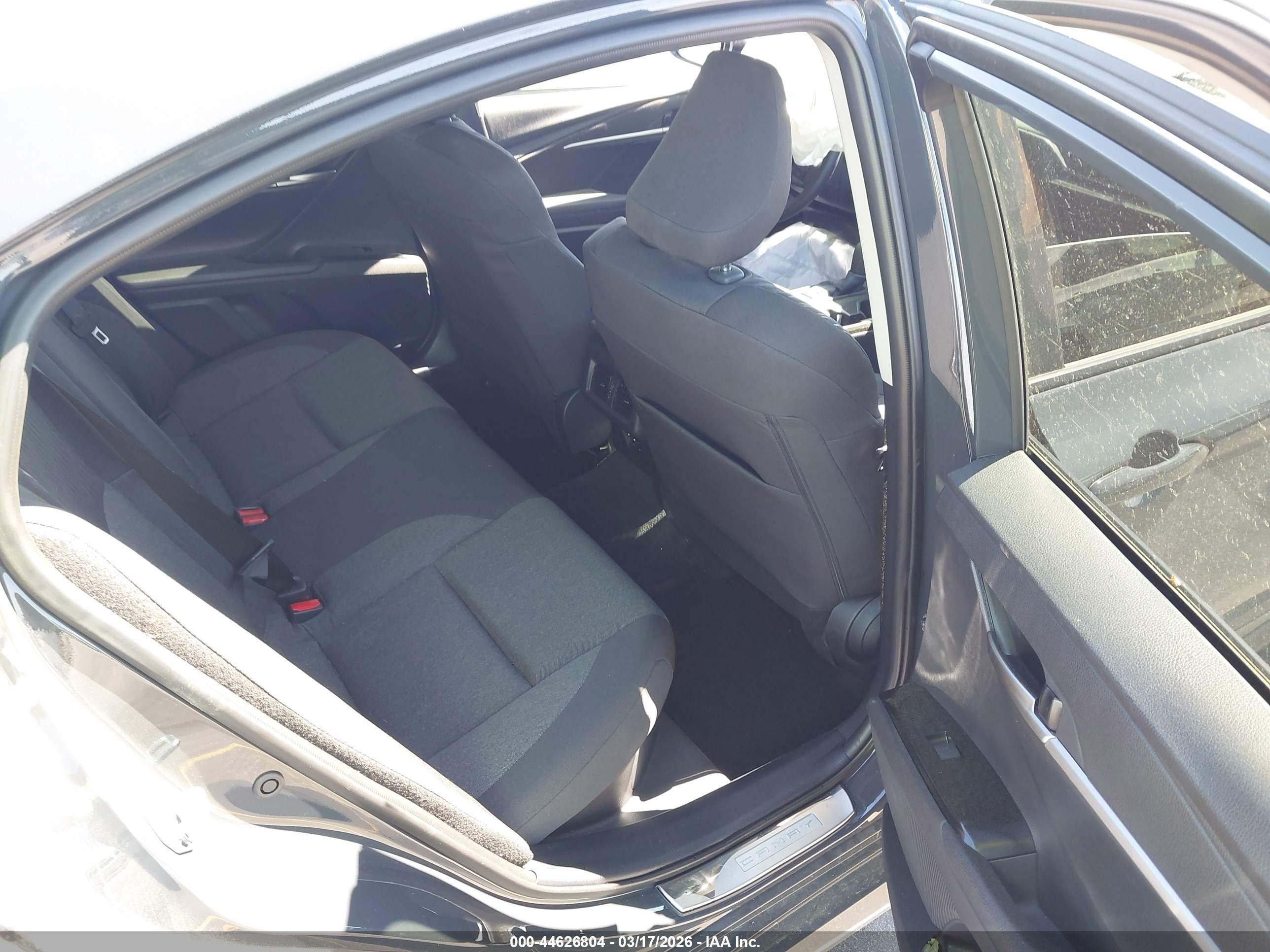 TOYOTA CAMRY image 8