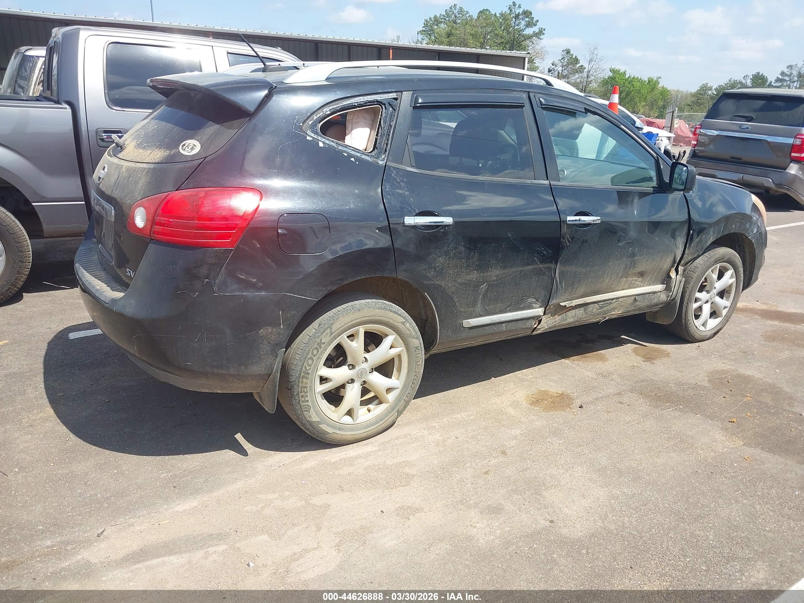 NISSAN ROGUE image 4