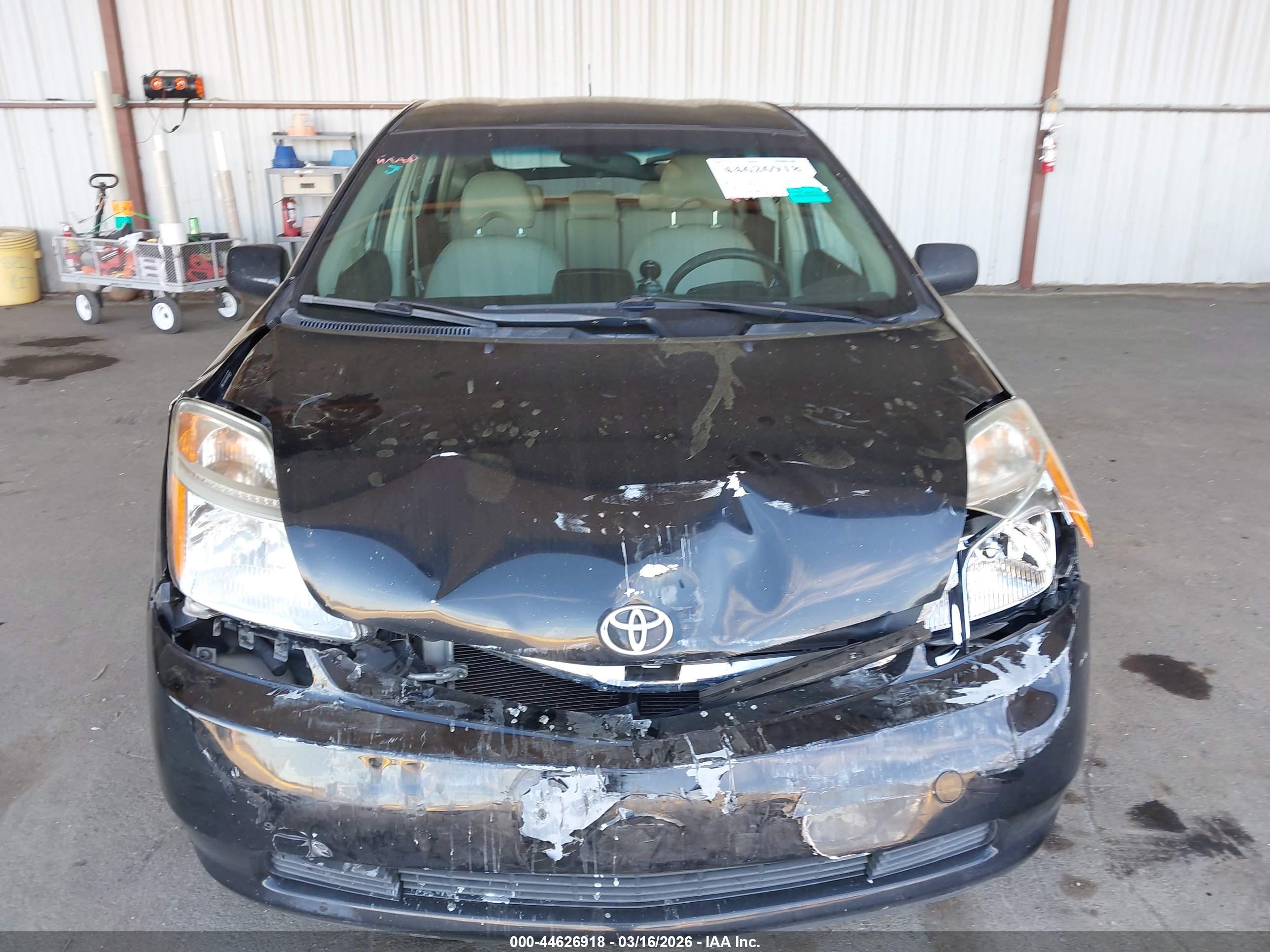 TOYOTA PRIUS image 6
