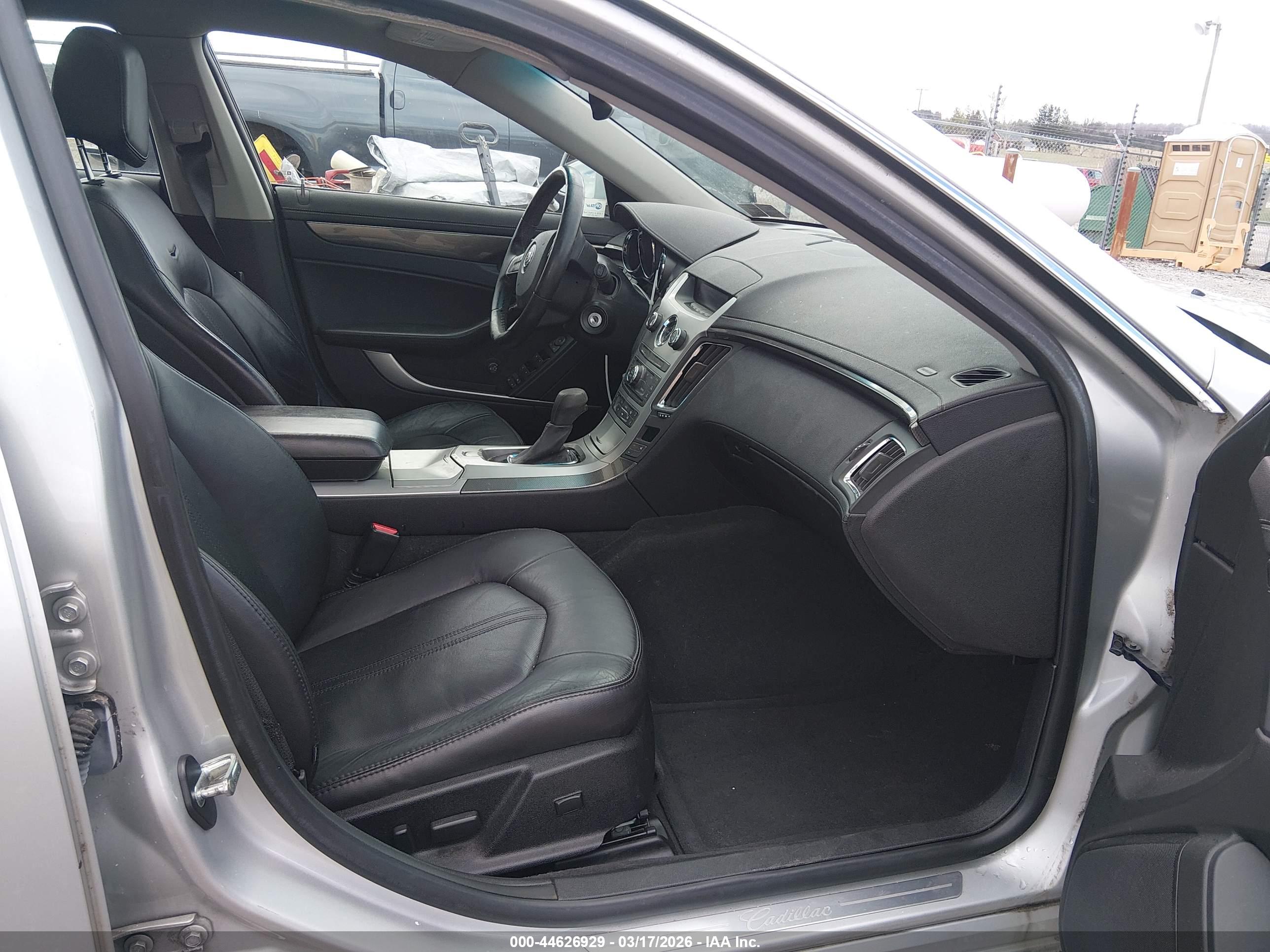 CADILLAC CTS image 5