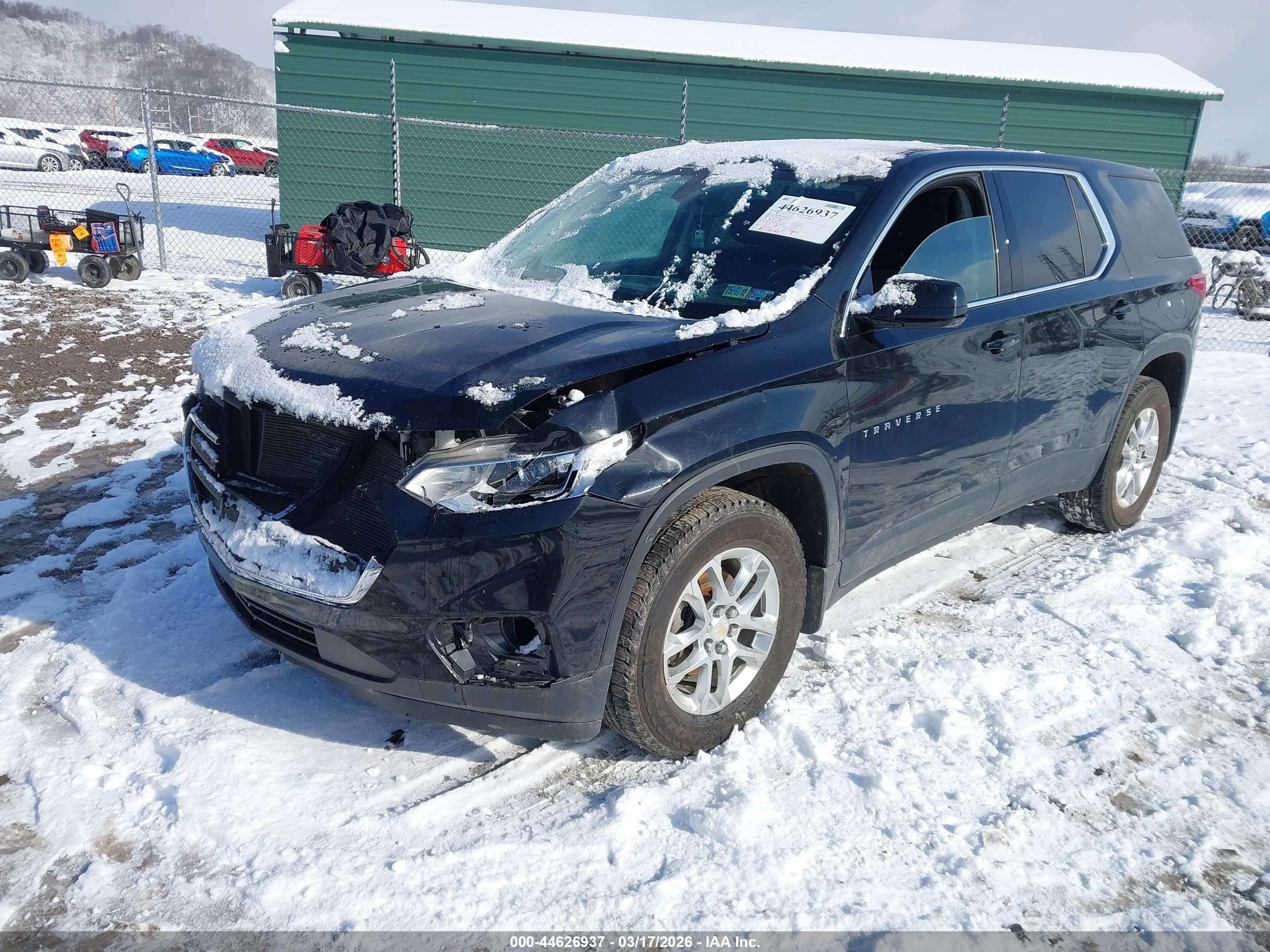 CHEVROLET TRAVERSE image 2