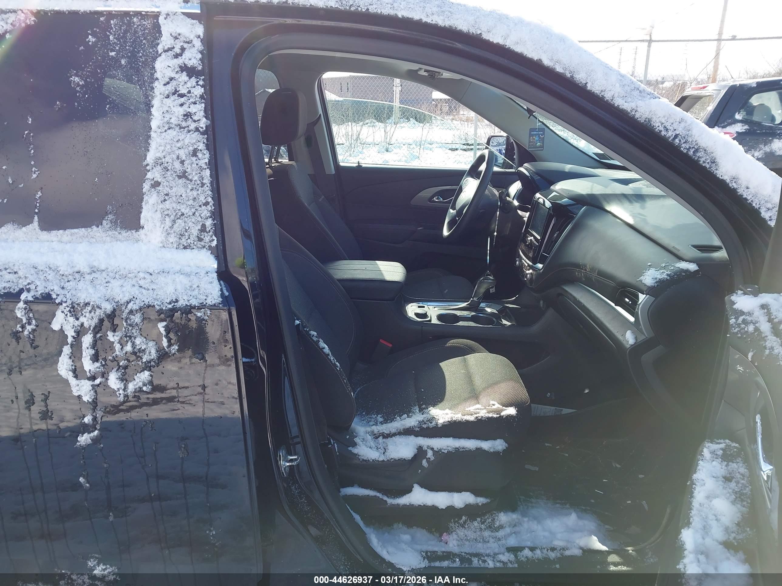 CHEVROLET TRAVERSE image 5