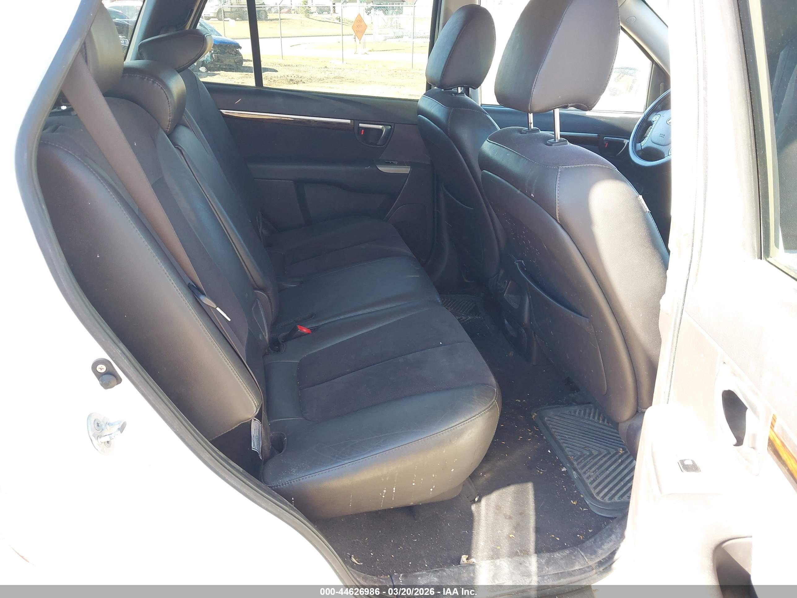 HYUNDAI SANTA image 8