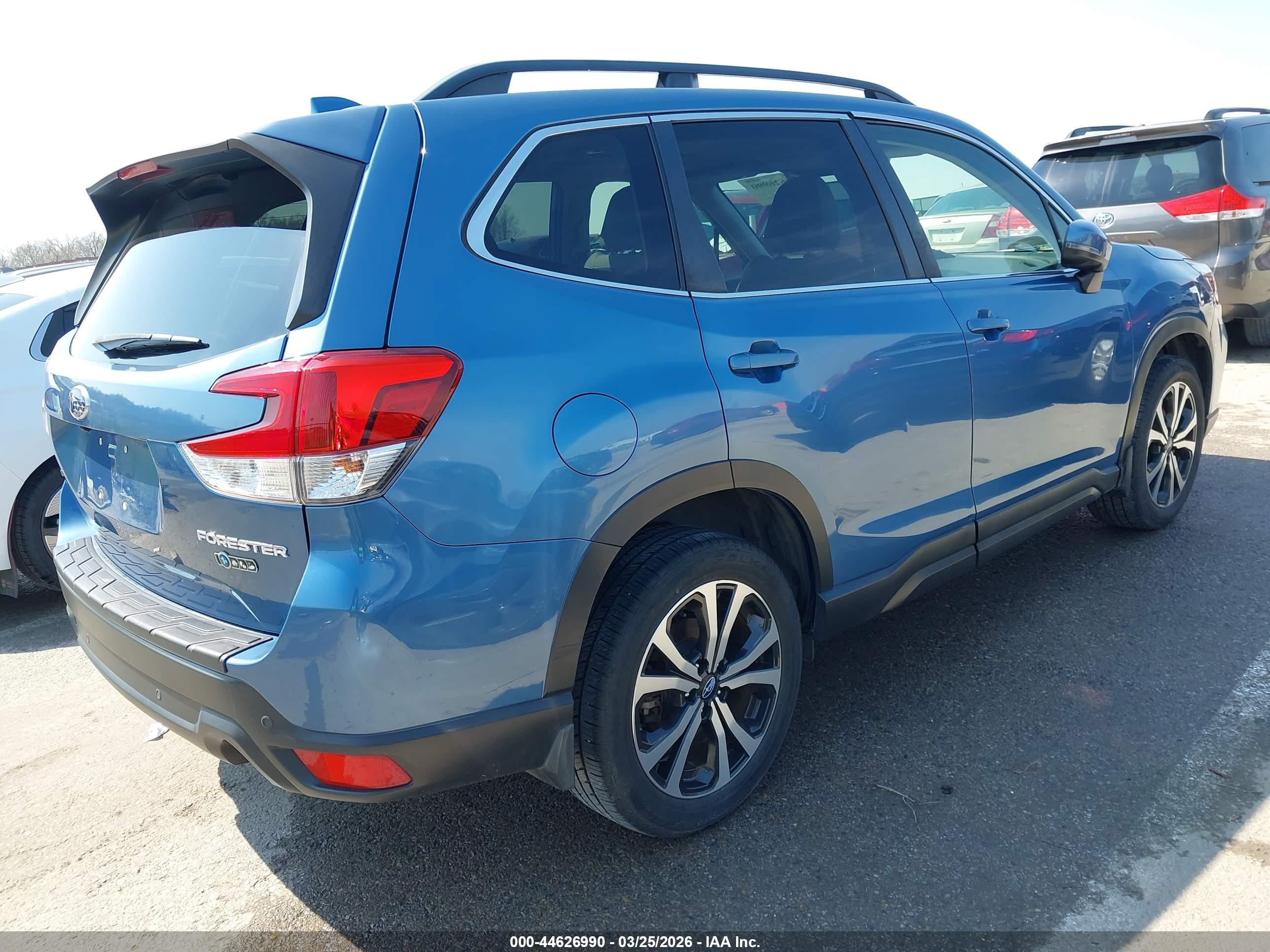 SUBARU FORESTER image 4