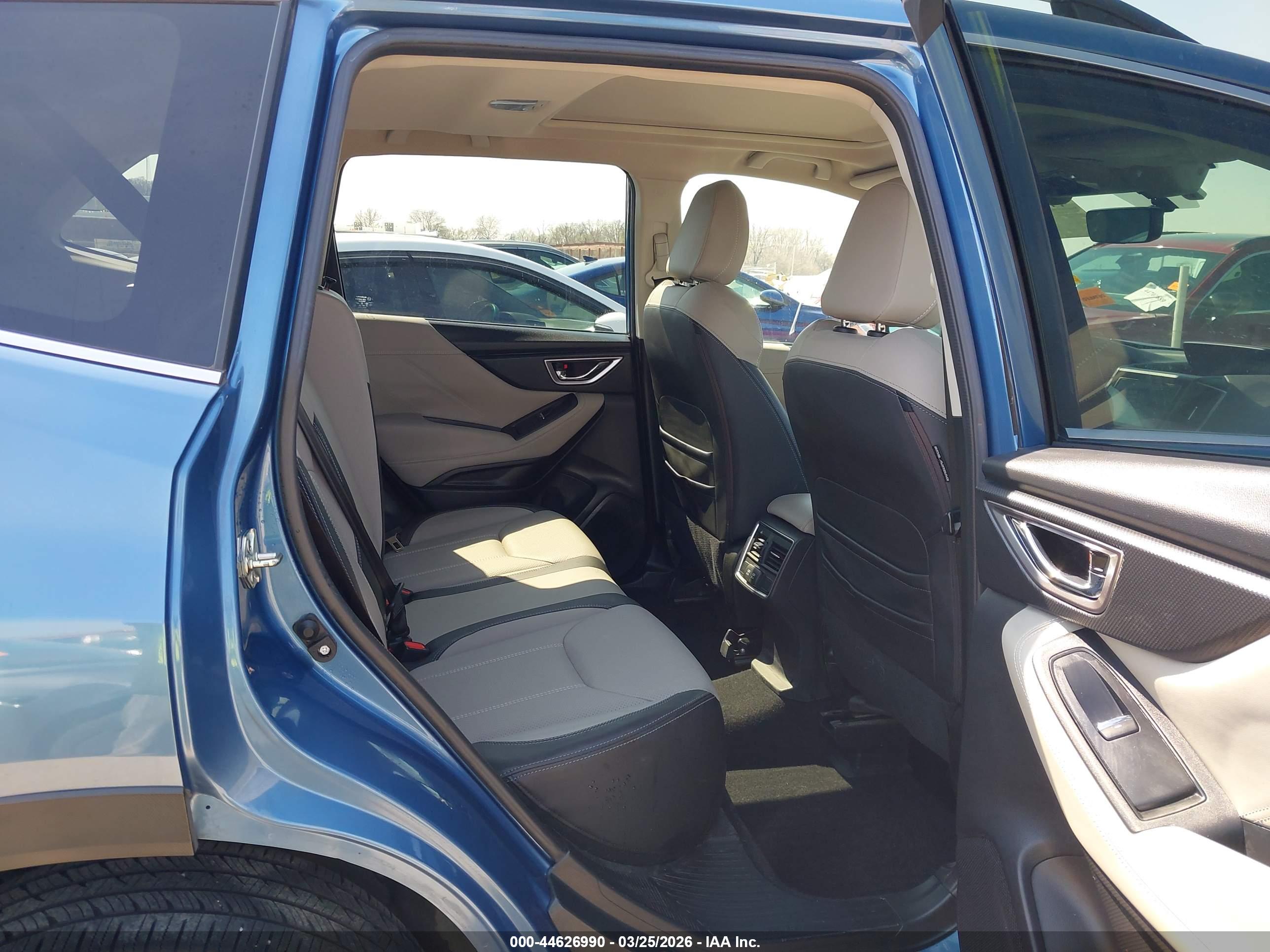 SUBARU FORESTER image 8