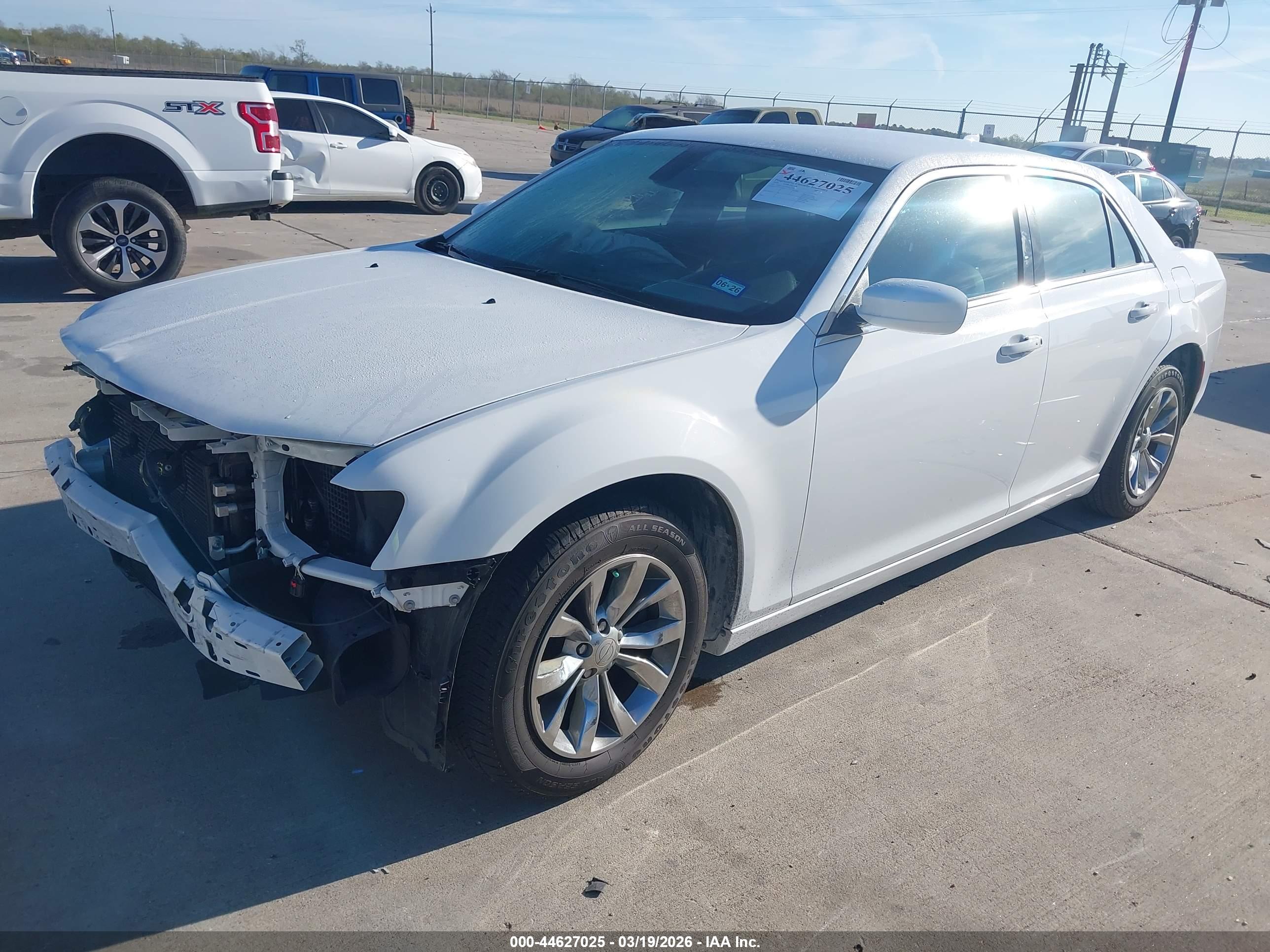 CHRYSLER 300 image 2