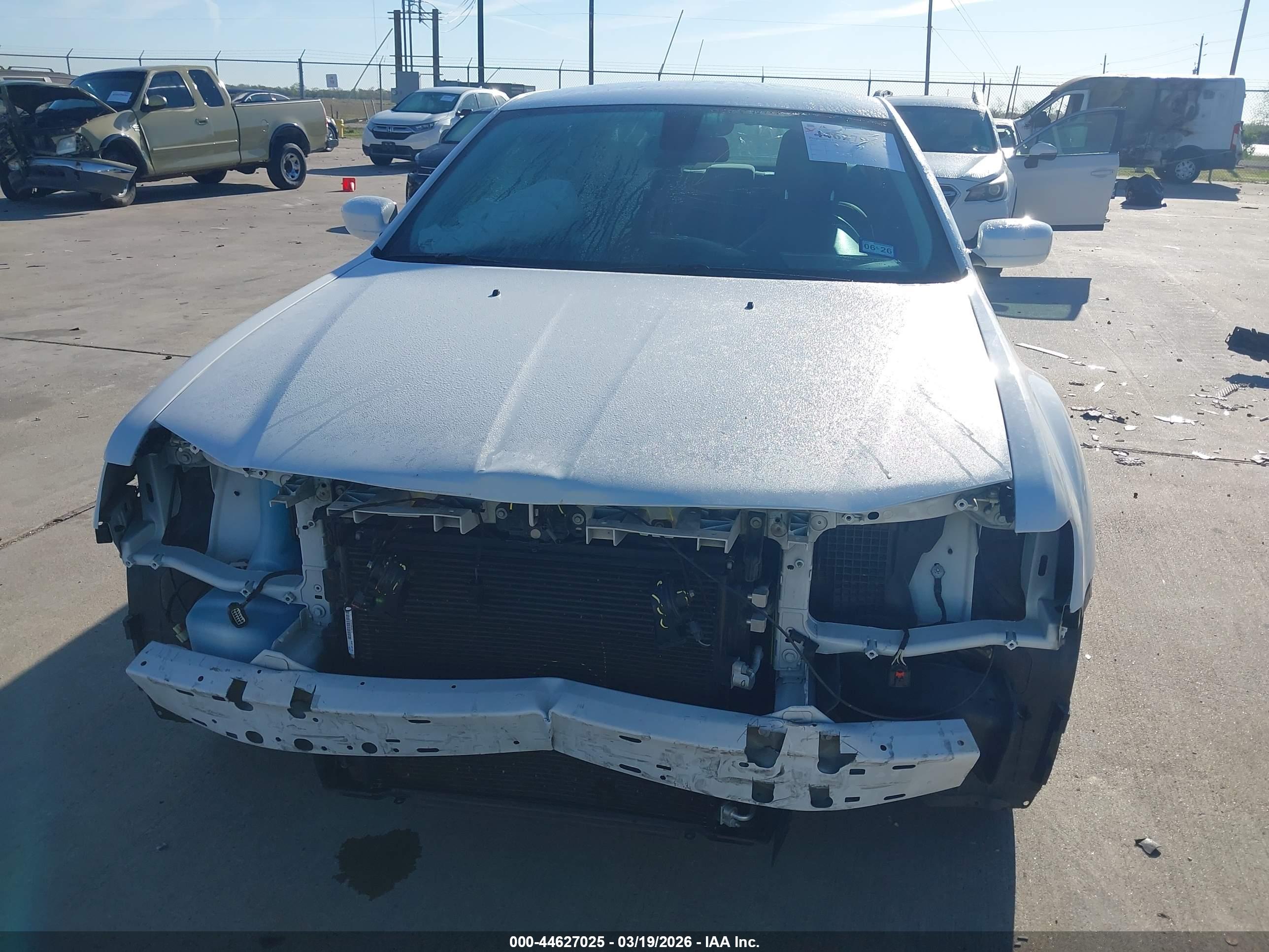 CHRYSLER 300 image 6