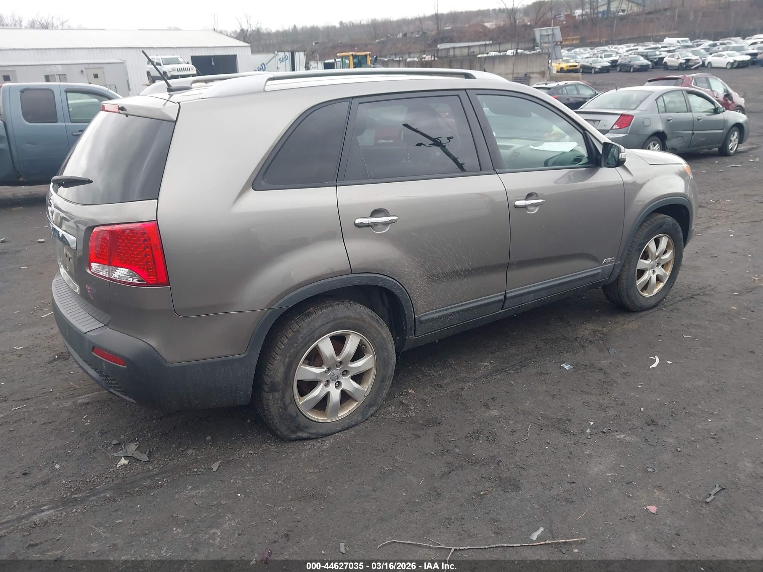 KIA SORENTO image 4