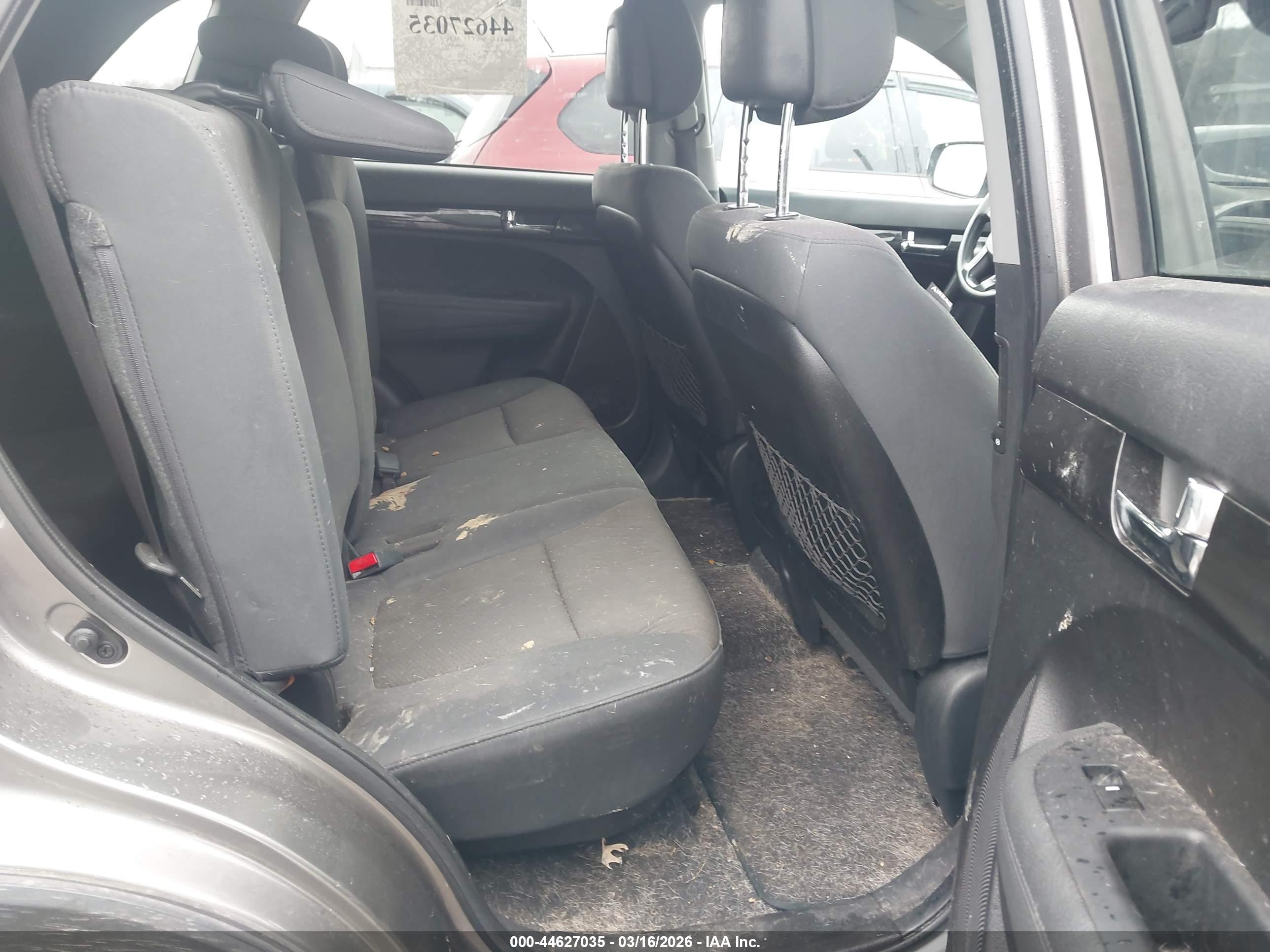 KIA SORENTO image 8