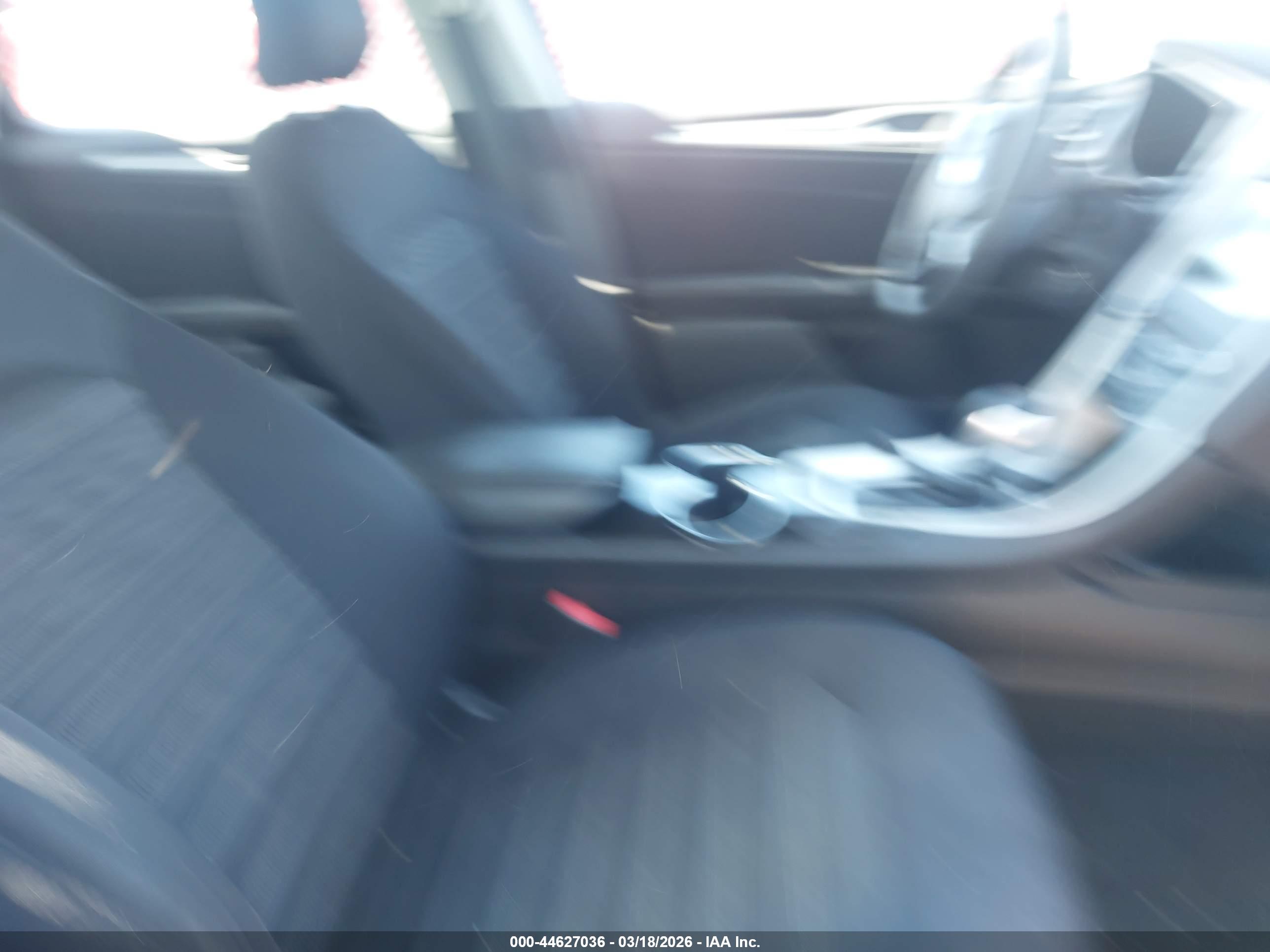 FORD FUSION image 5