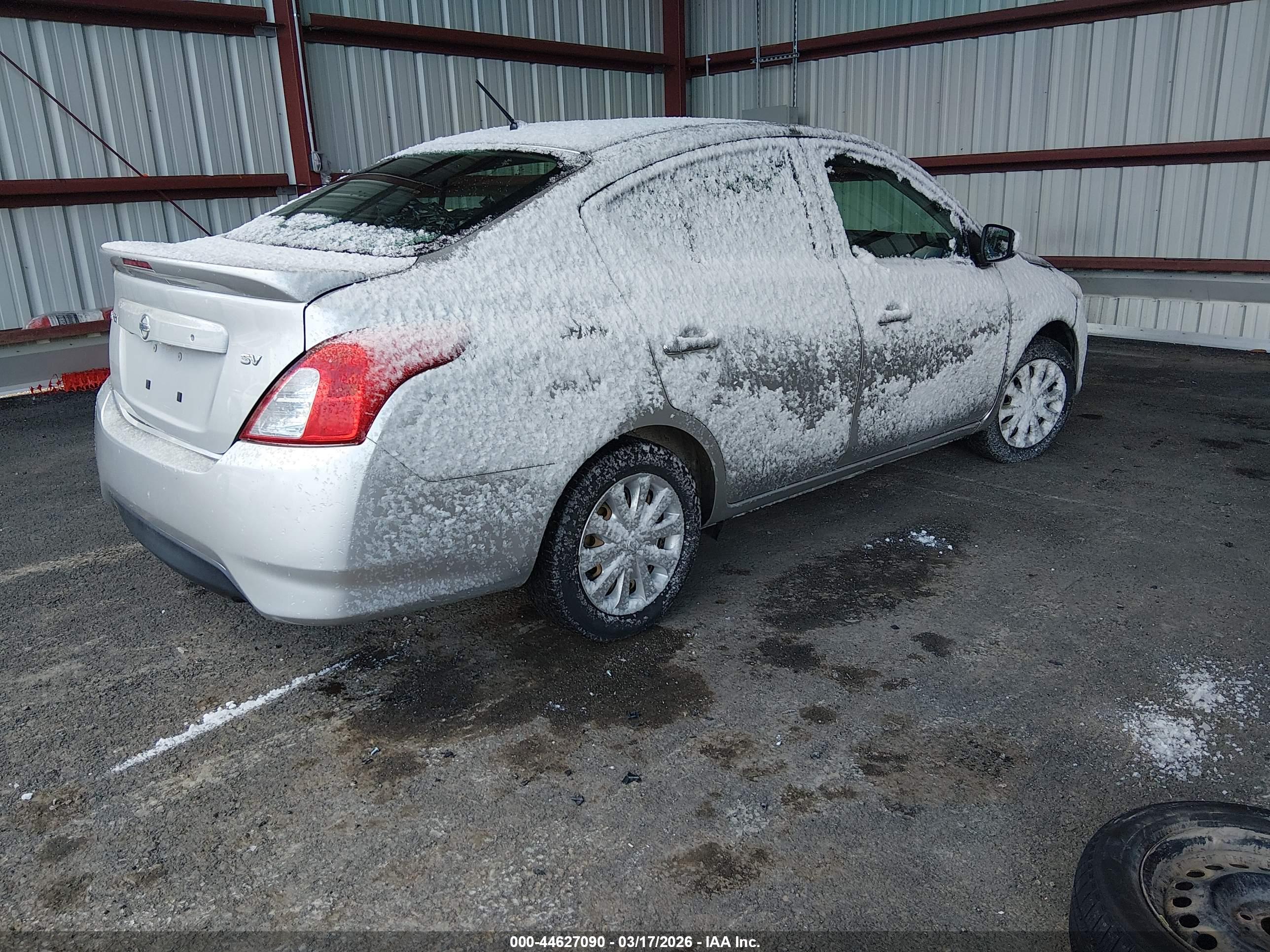 NISSAN VERSA image 4