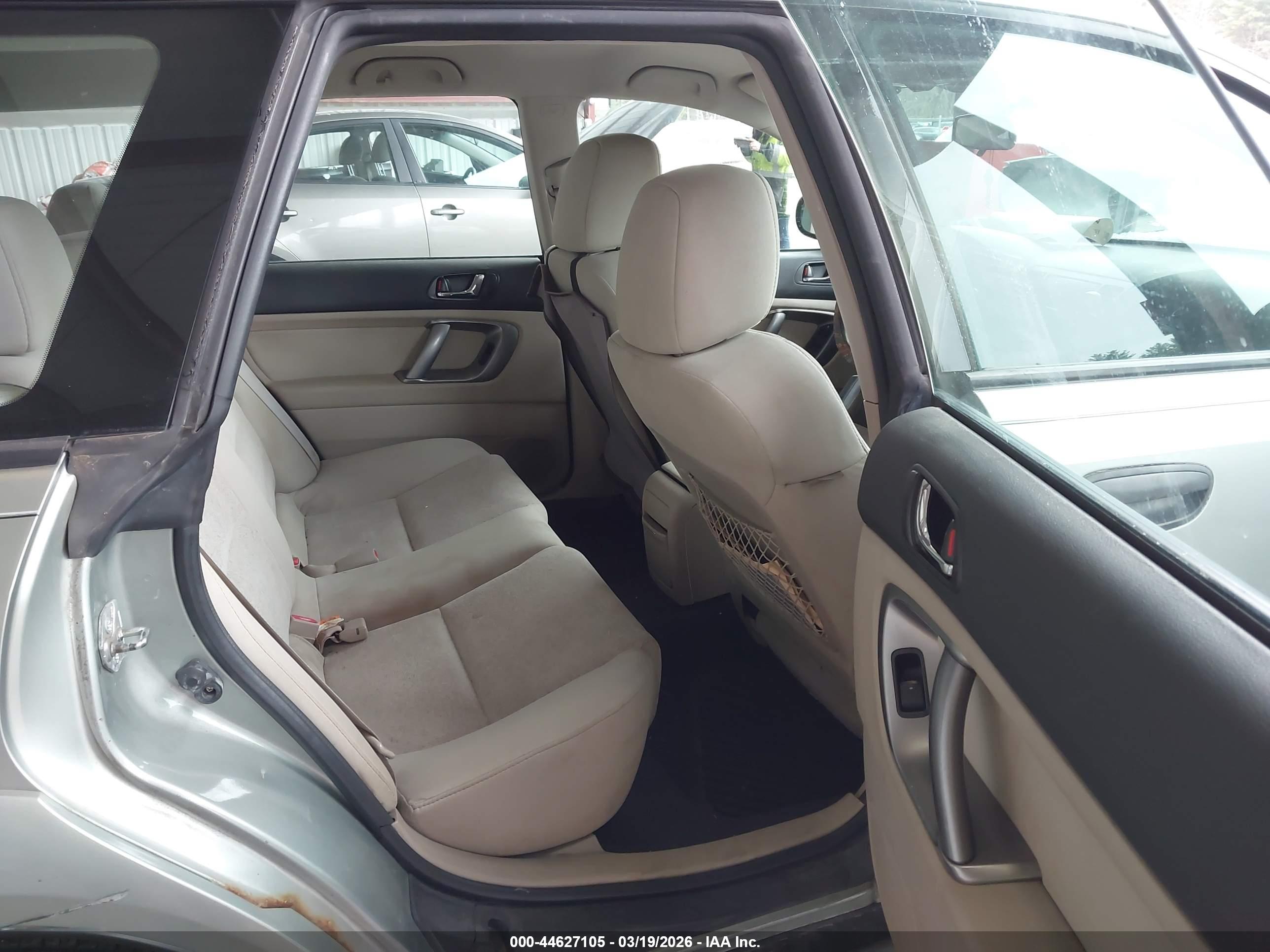SUBARU OUTBACK image 8