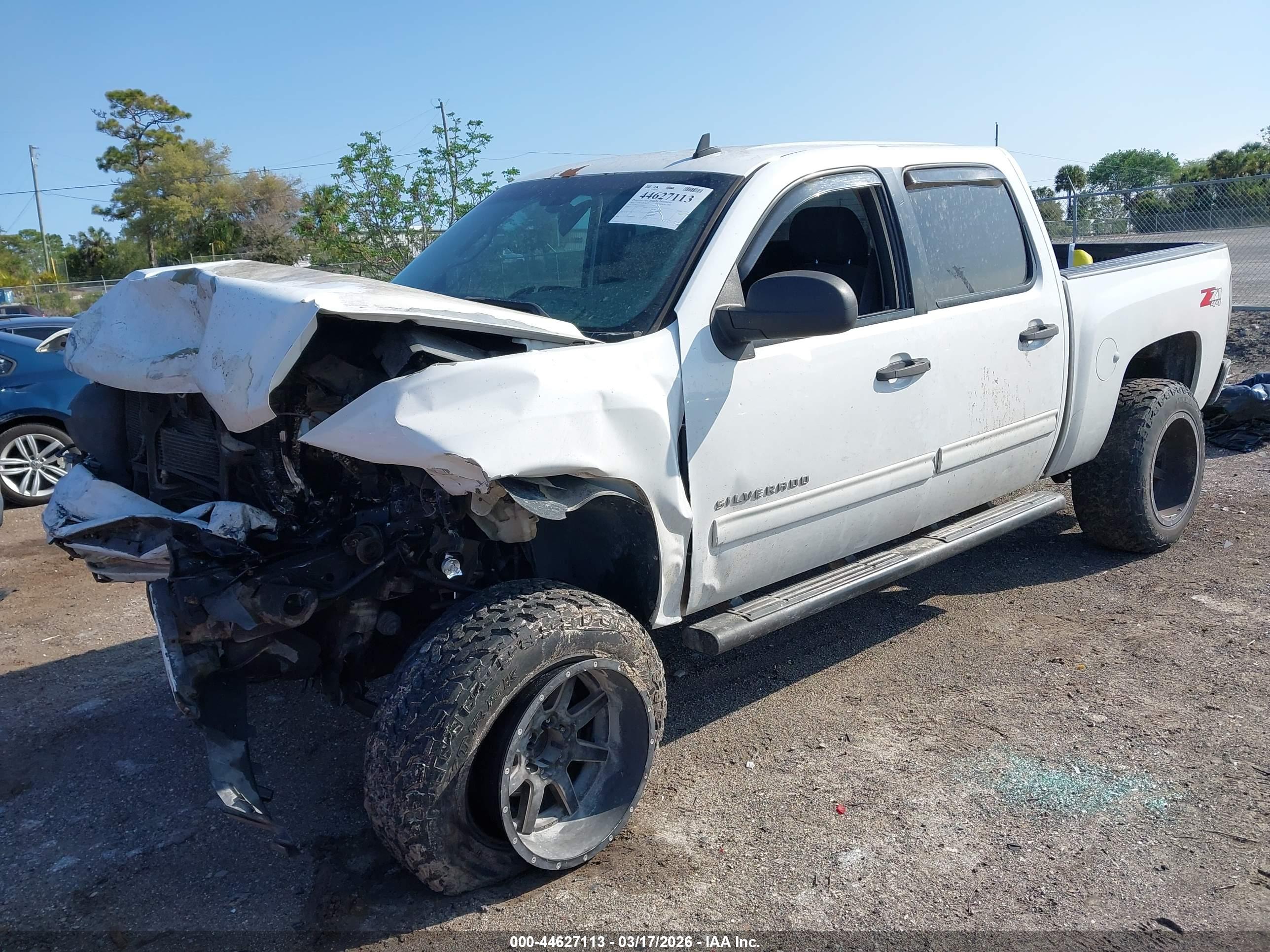CHEVROLET SILVERADO image 2