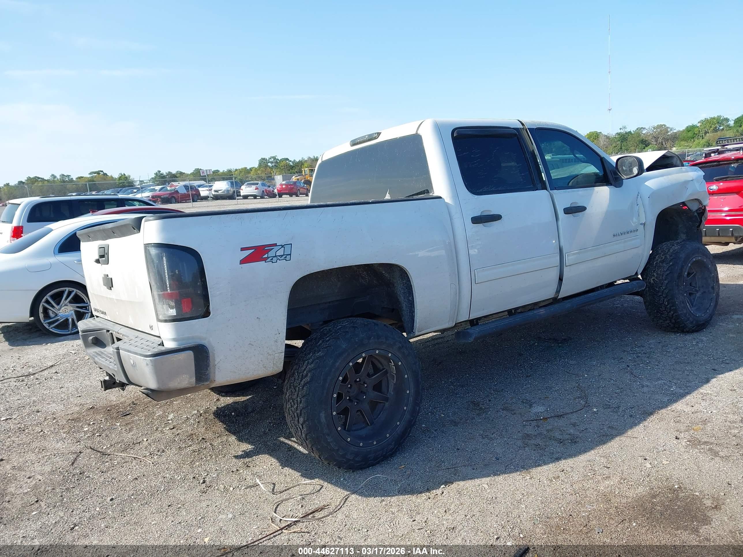 CHEVROLET SILVERADO image 4