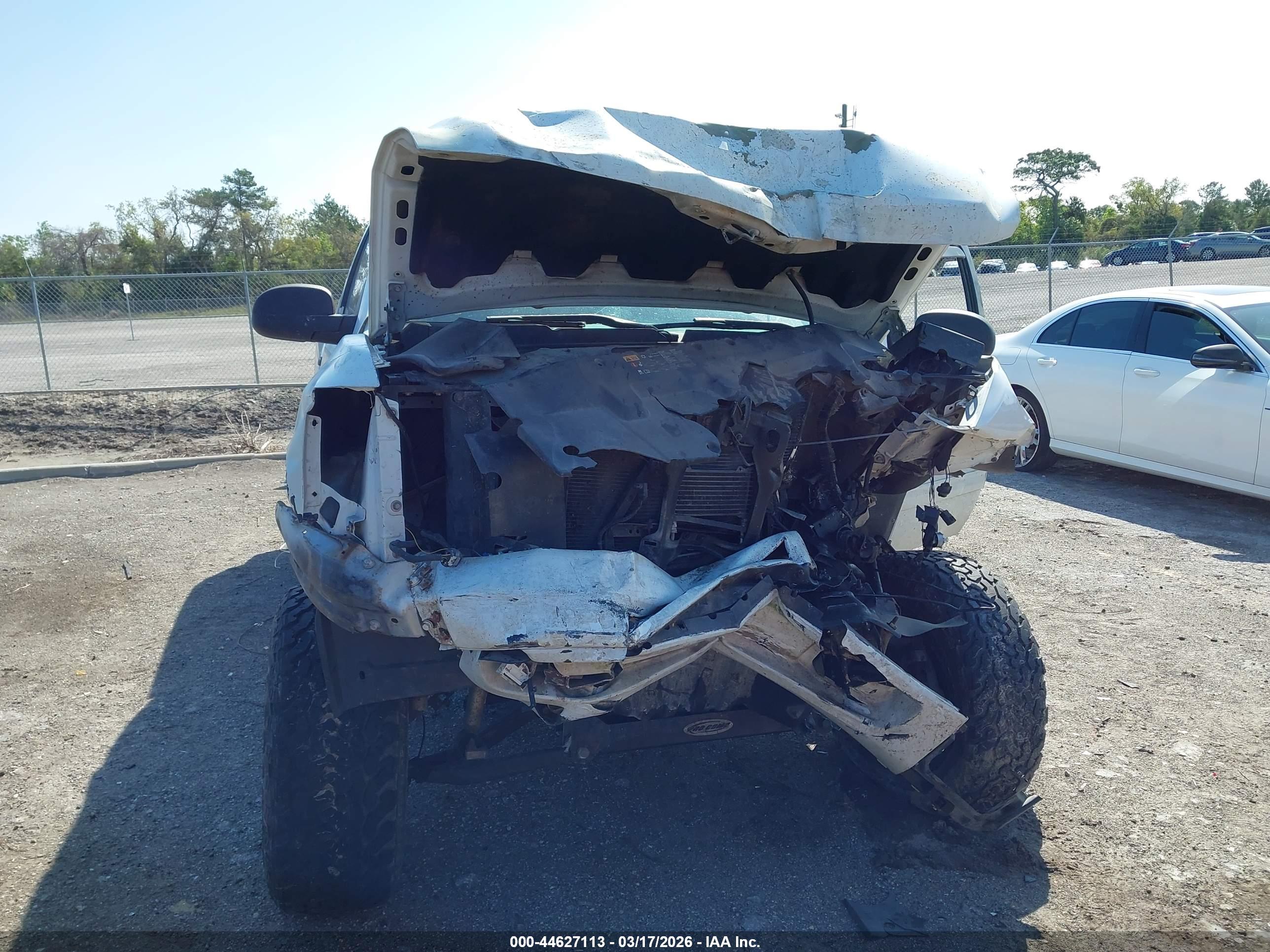 CHEVROLET SILVERADO image 6