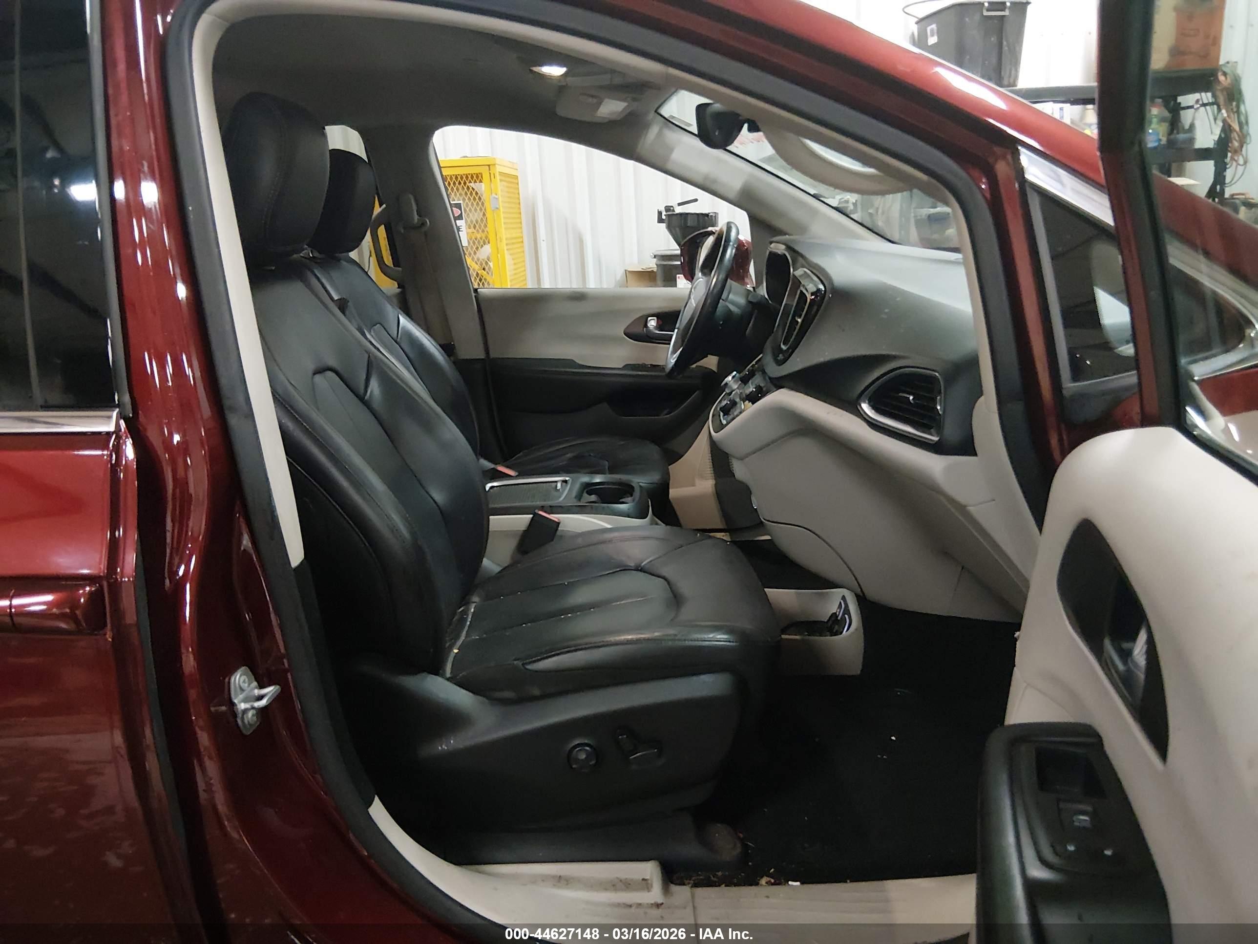 CHRYSLER PACIFICA image 5