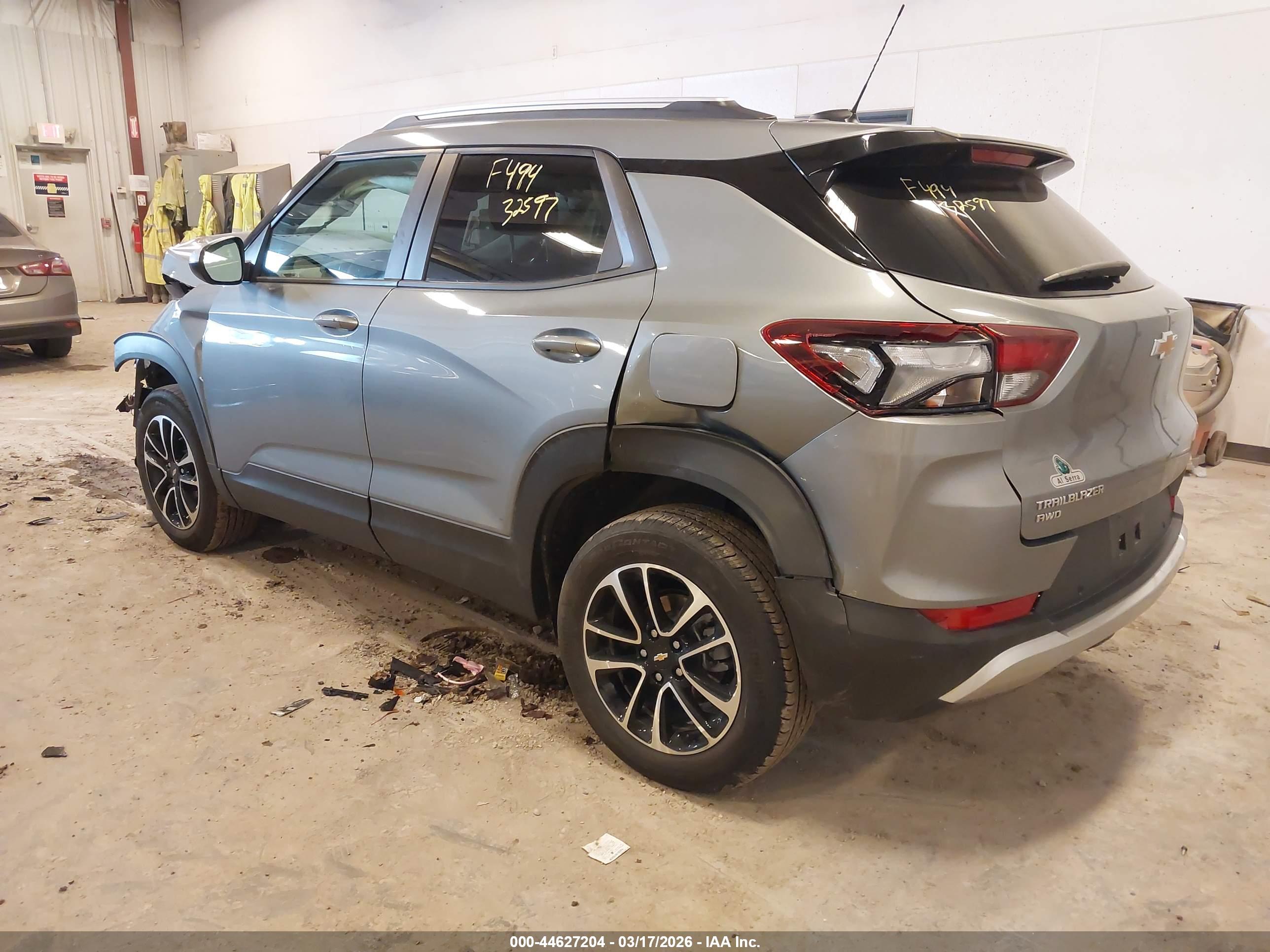 CHEVROLET TRAILBLAZER image 3
