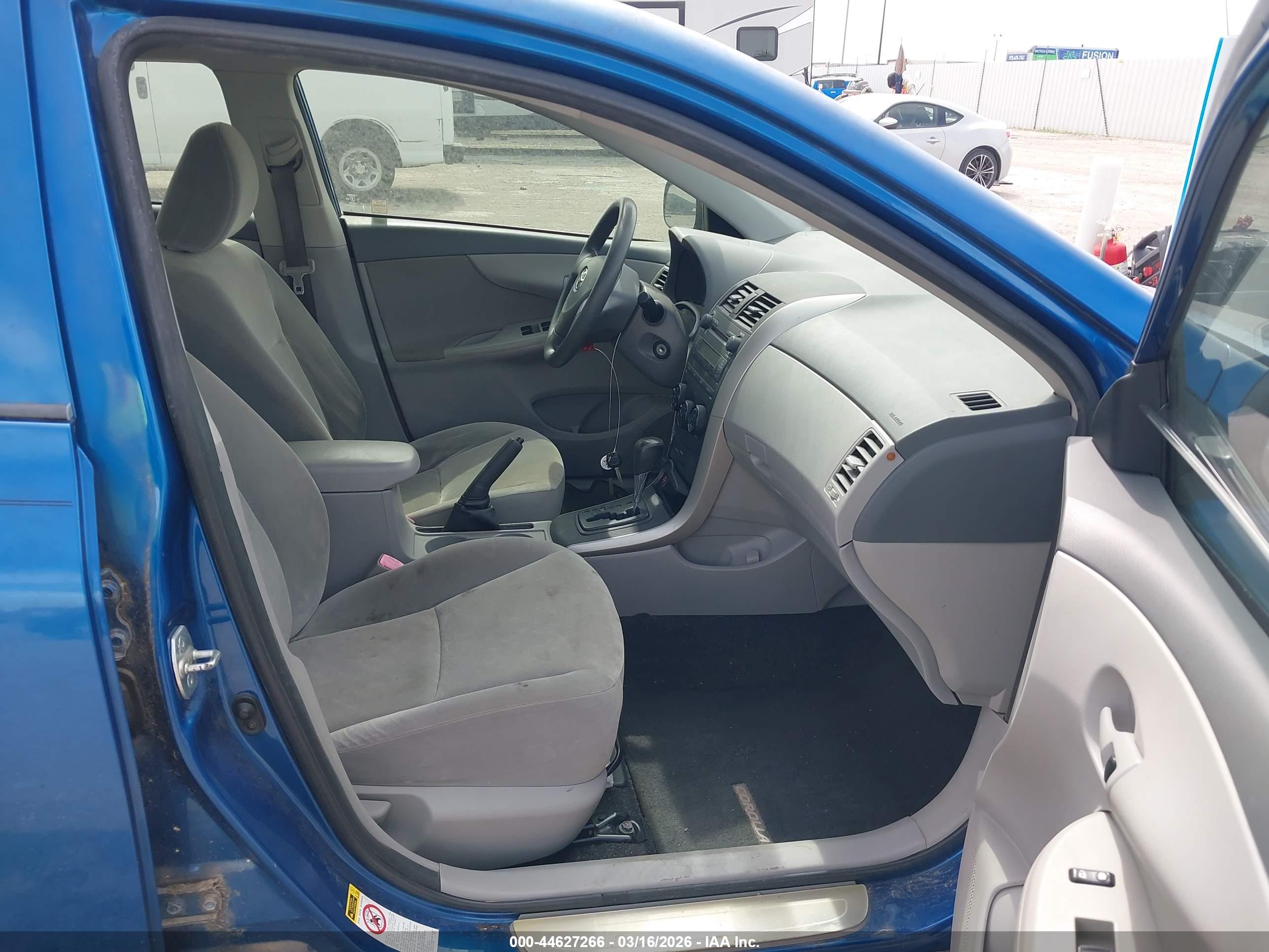 TOYOTA COROLLA image 5